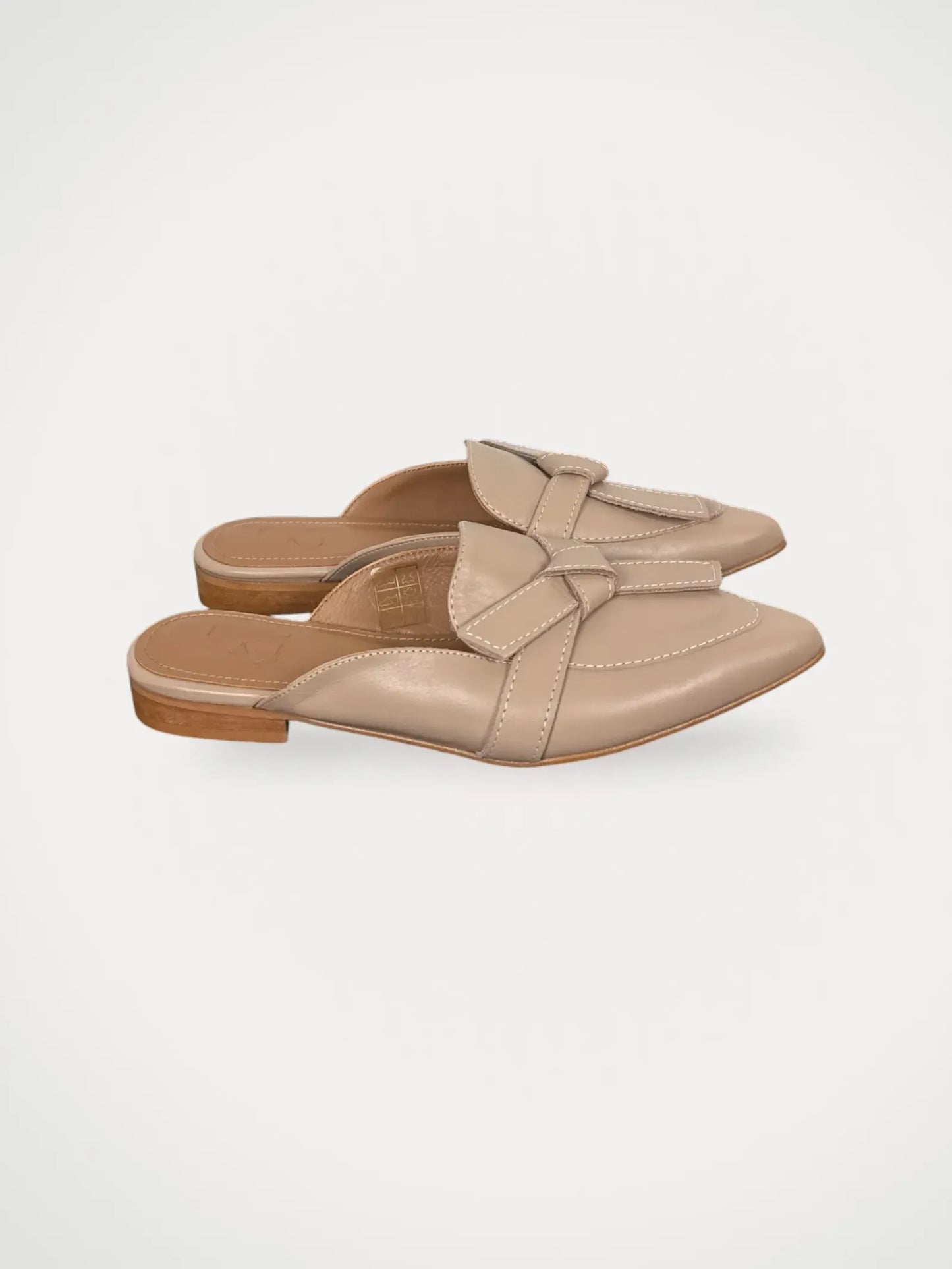 Flattered Anina Sand Leather-skinnloafers