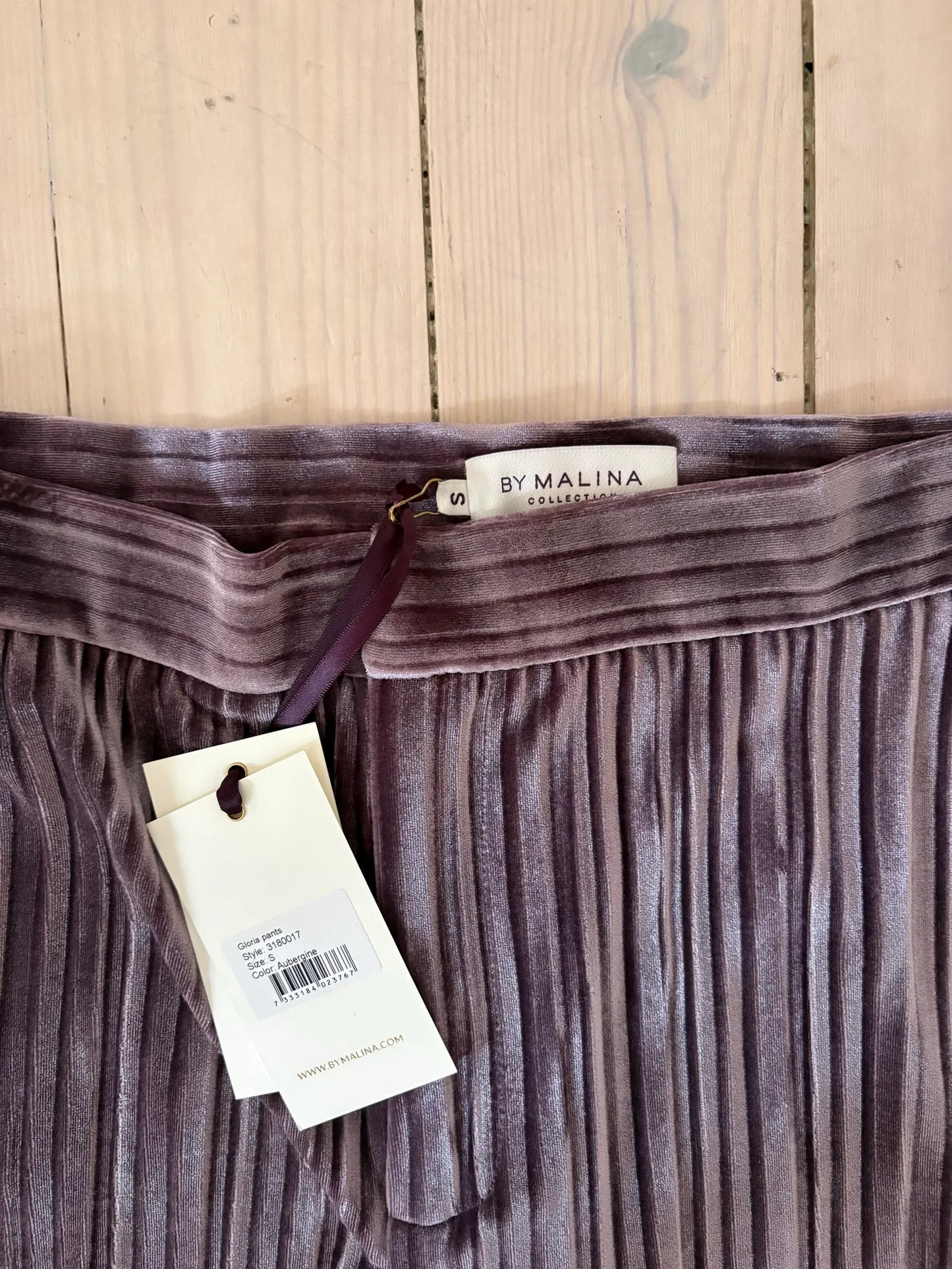 By Malina-set NWOT