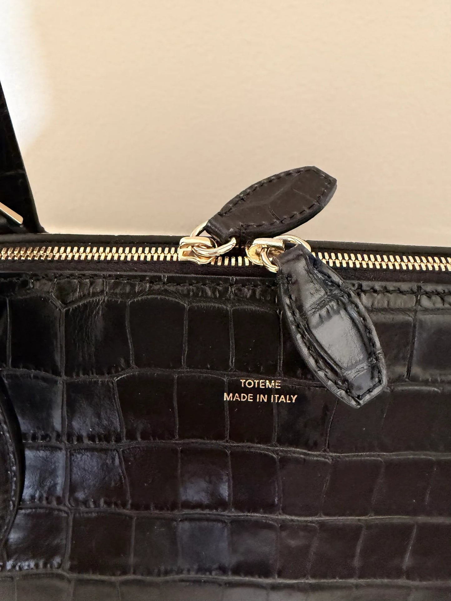 Toteme Day Tote Medium Croco-skinnhandväska