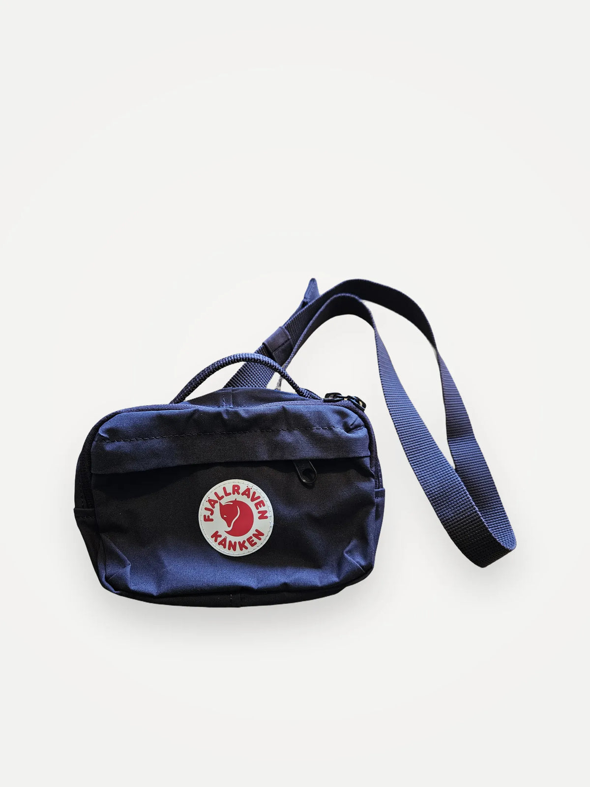 Fjällräven Kånken Hip Pack- Blackberry-väska NWOT
