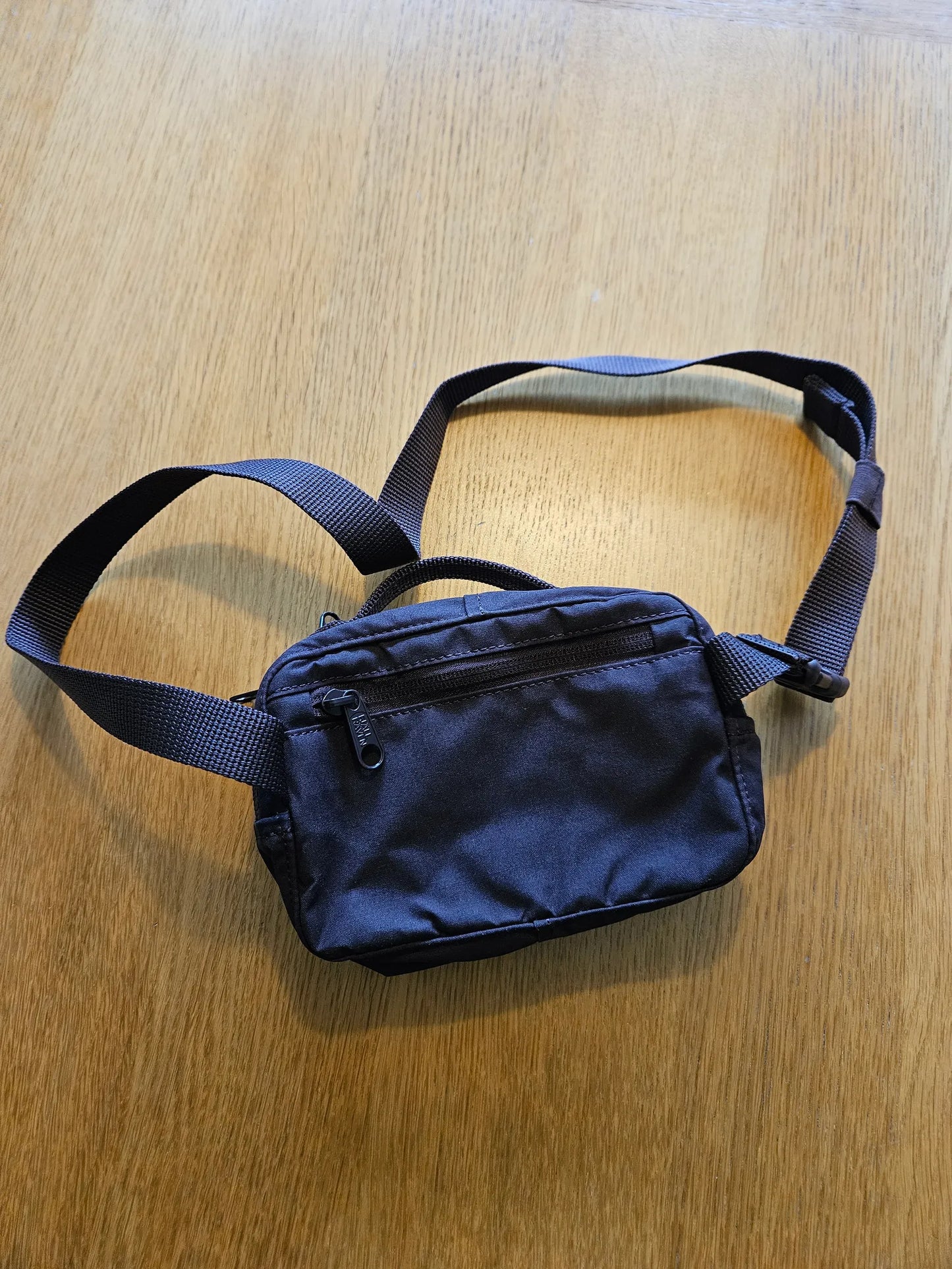 Fjällräven Kånken Hip Pack- Blackberry-väska NWOT
