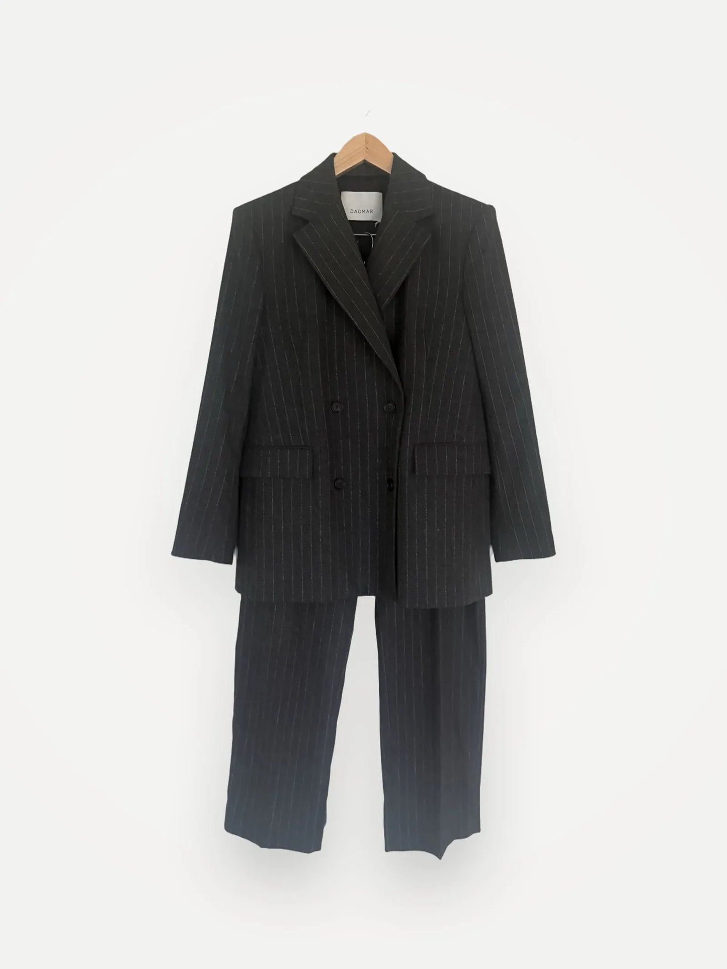 Dagmar Suit