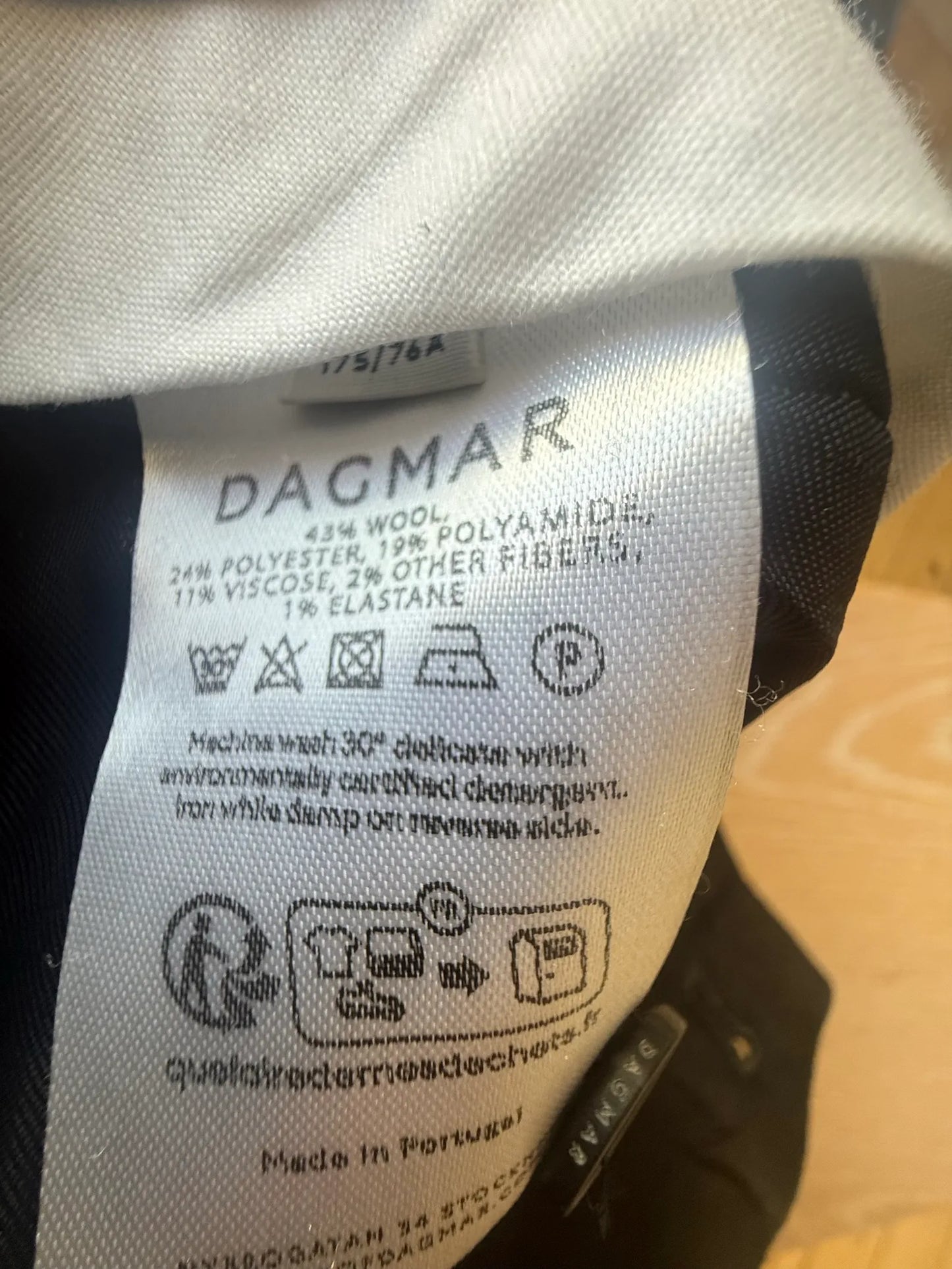 Dagmar Suit