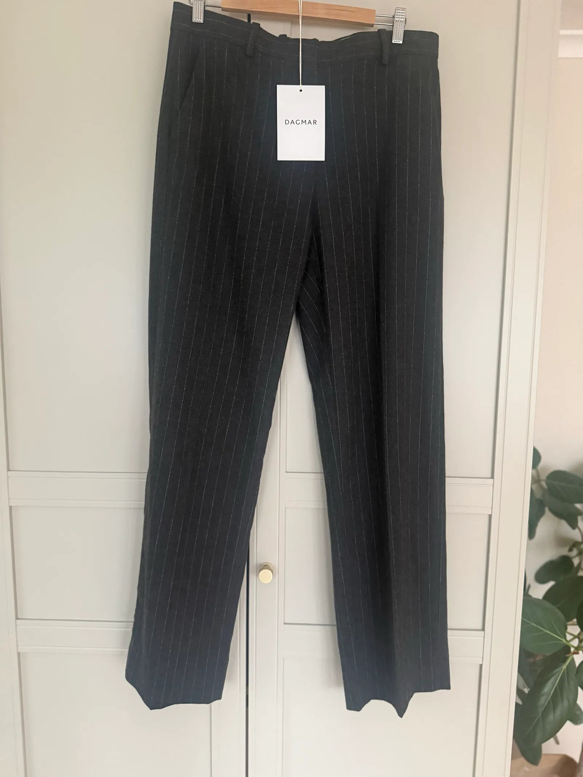 Dagmar Suit