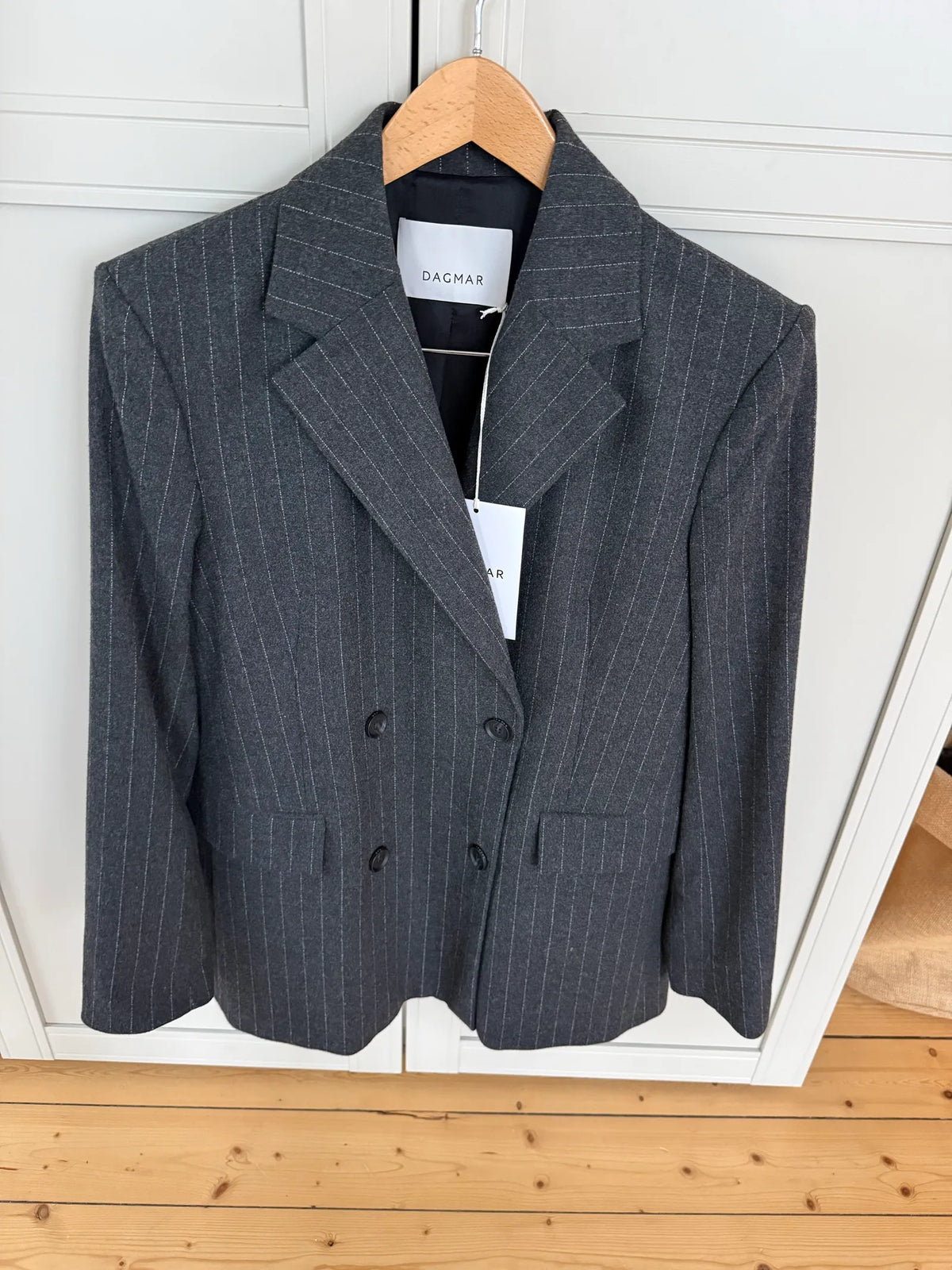 Dagmar Suit