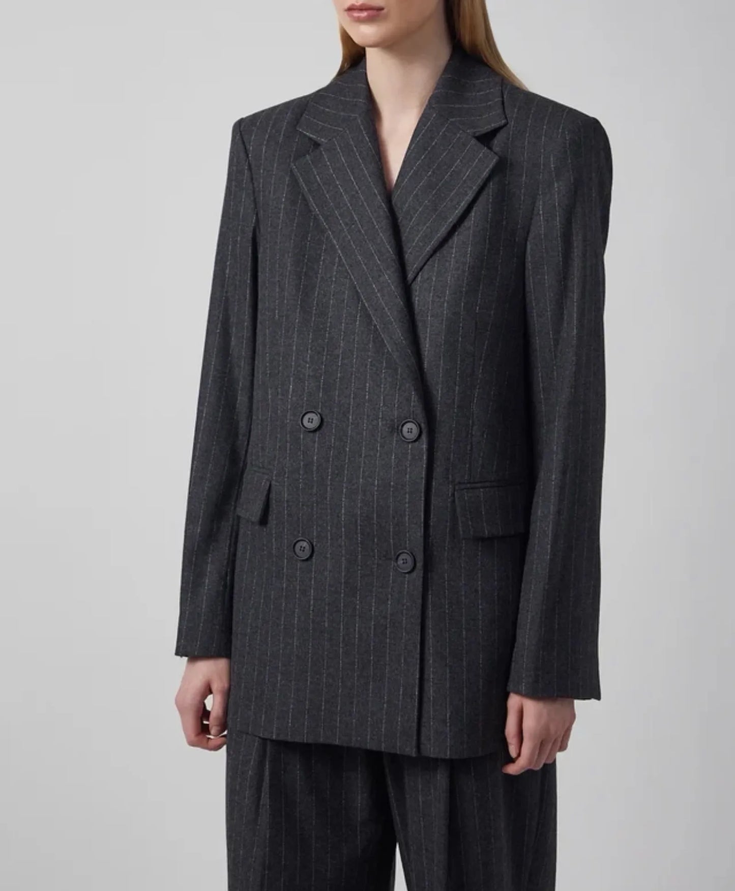 Dagmar Suit