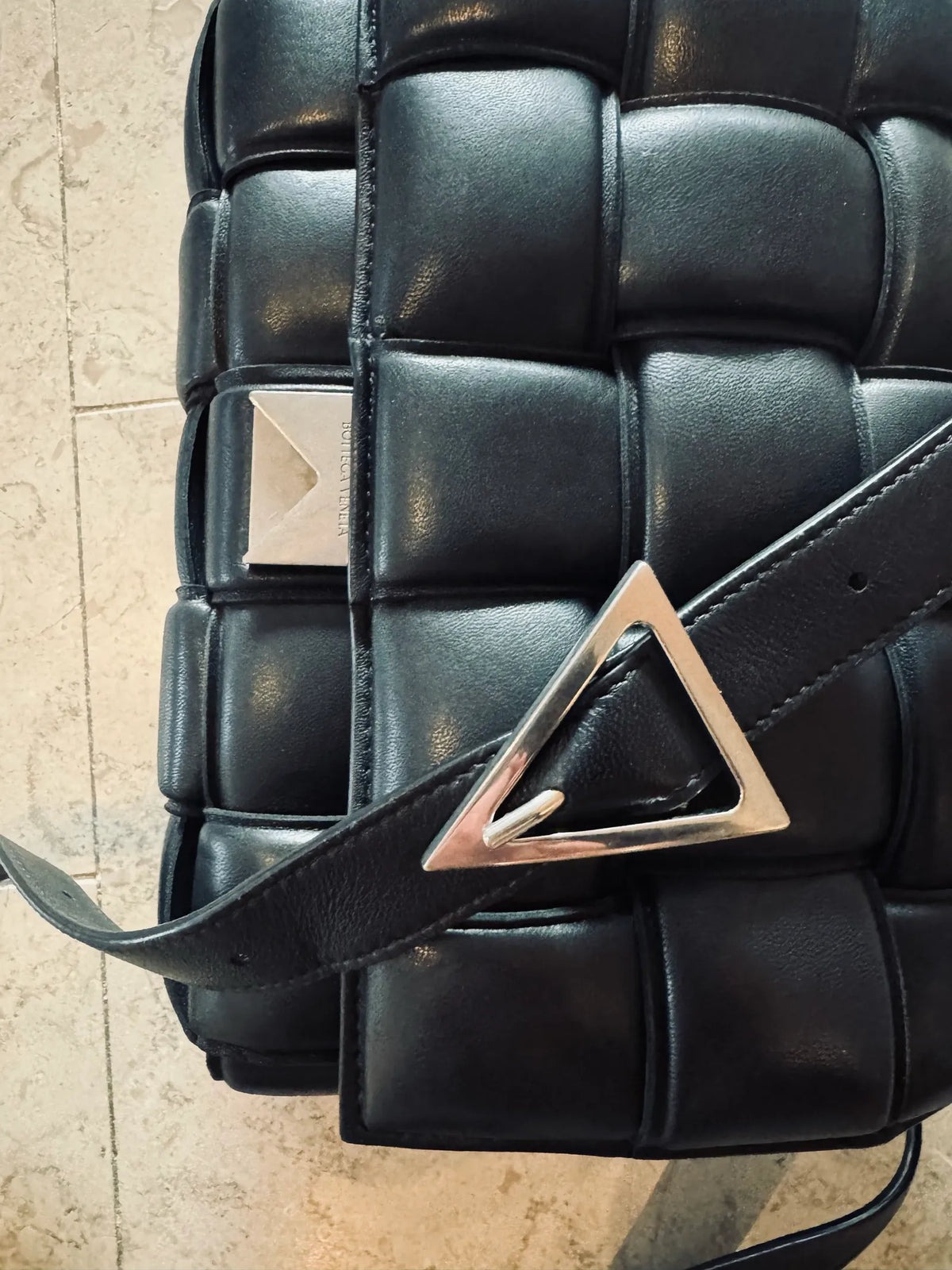 Bottega Veneta Casette Puffy Pouch-skinnhandväska