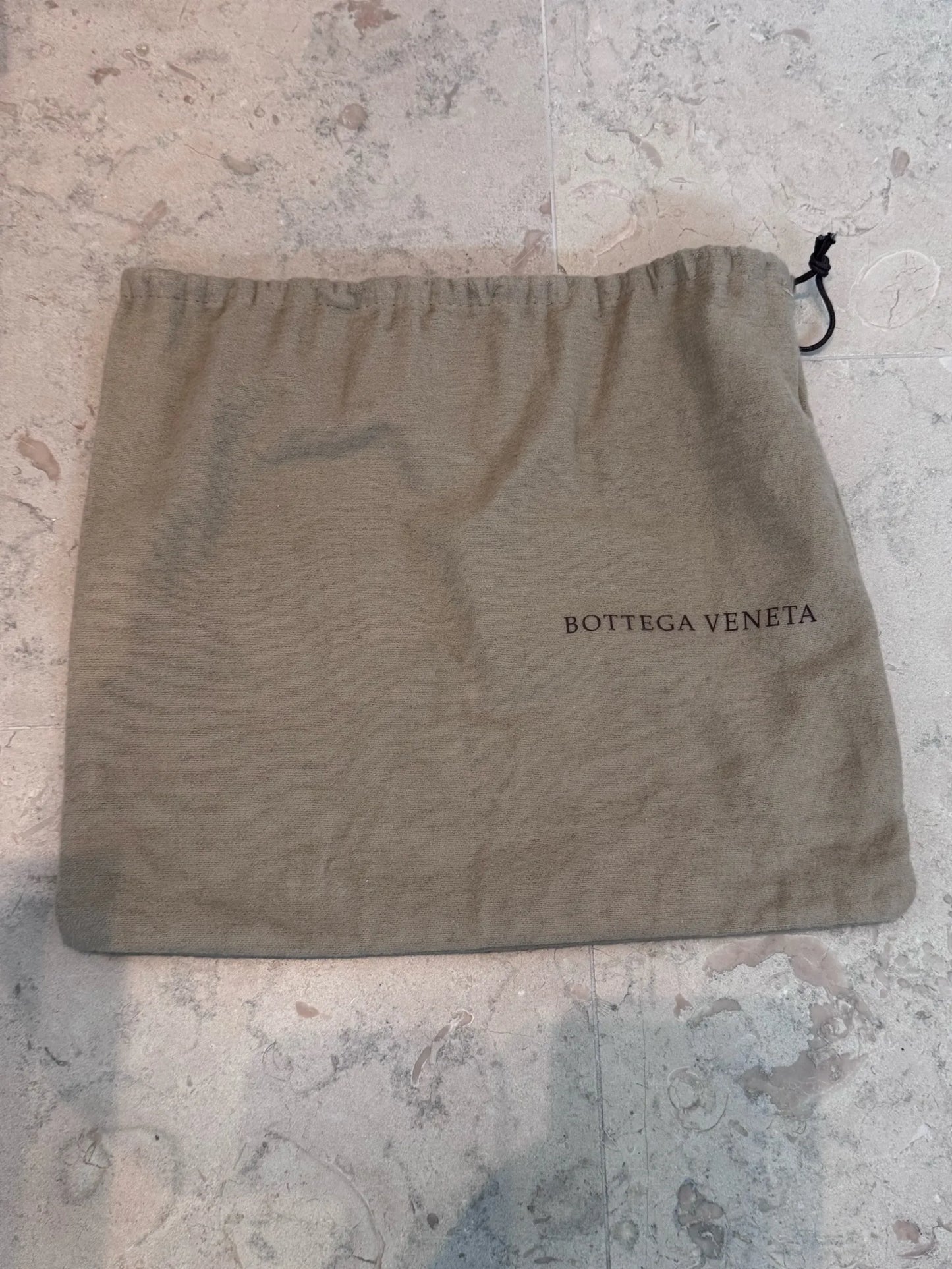 Bottega Veneta Casette Puffy Pouch-skinnhandväska