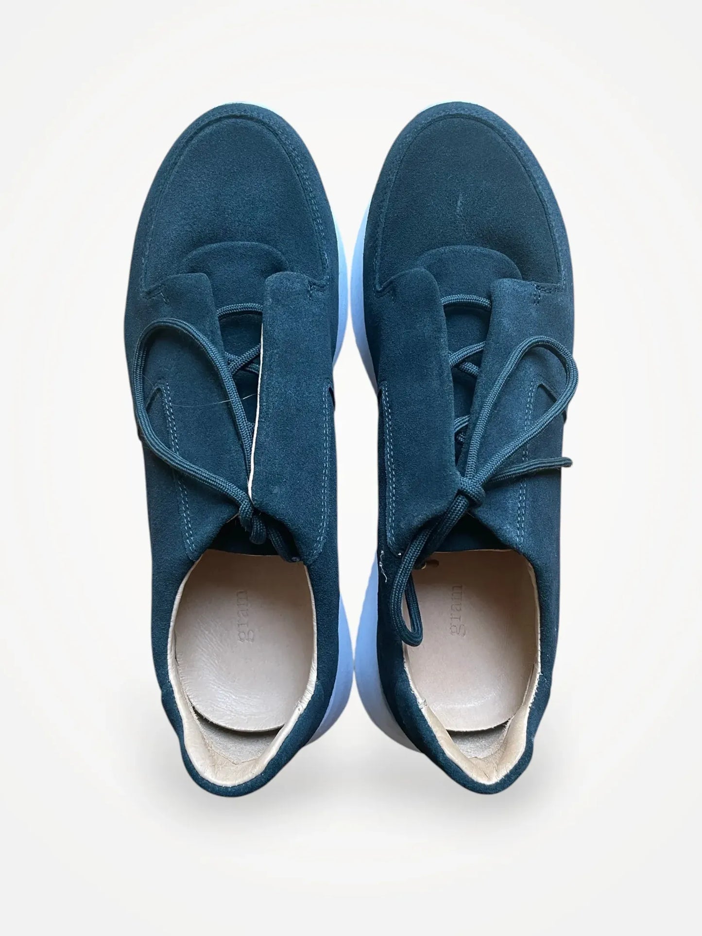 Gram-sneakers NWOT