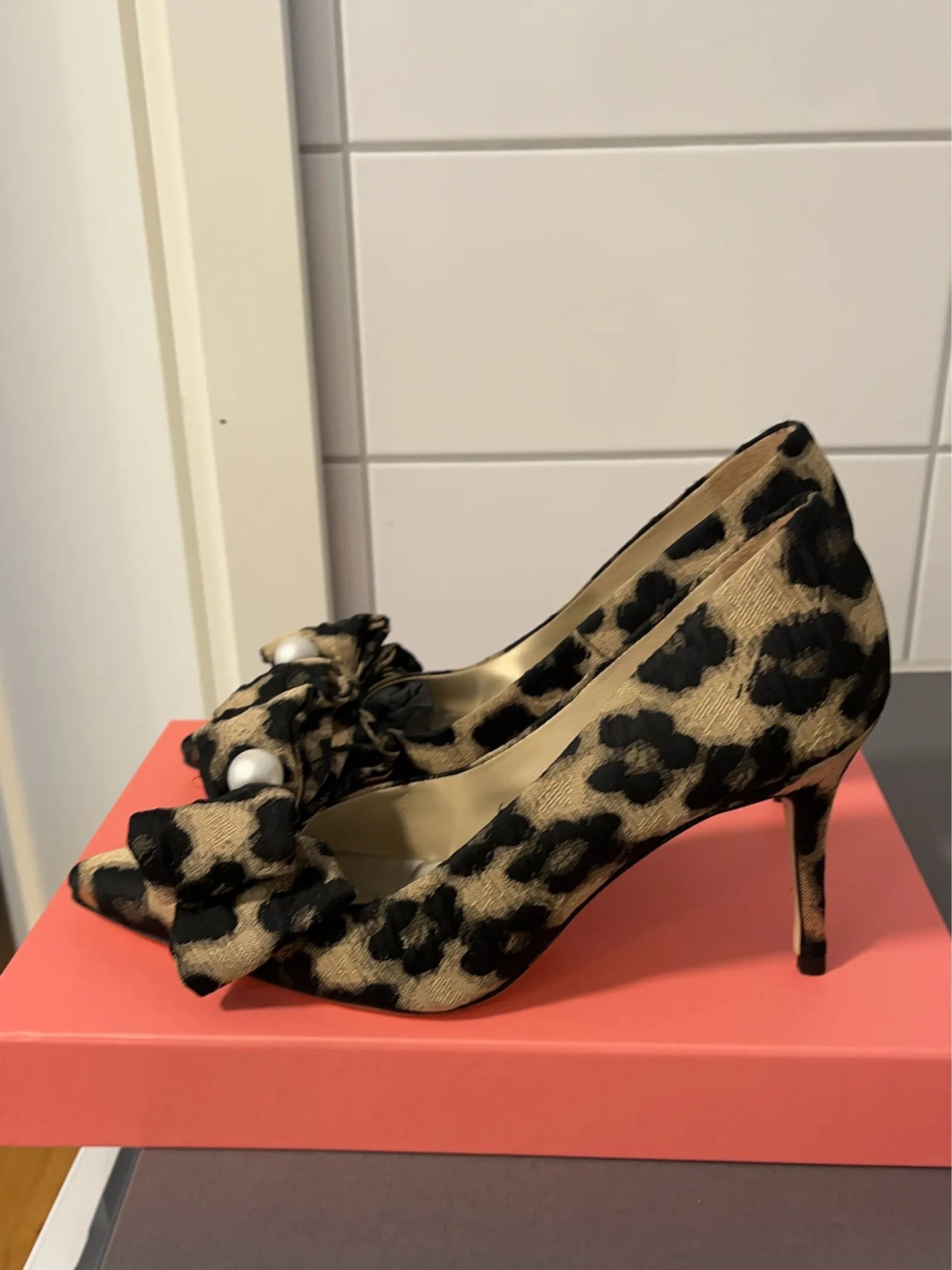 Custommade Aljo Leo Pearl-skinnklackar