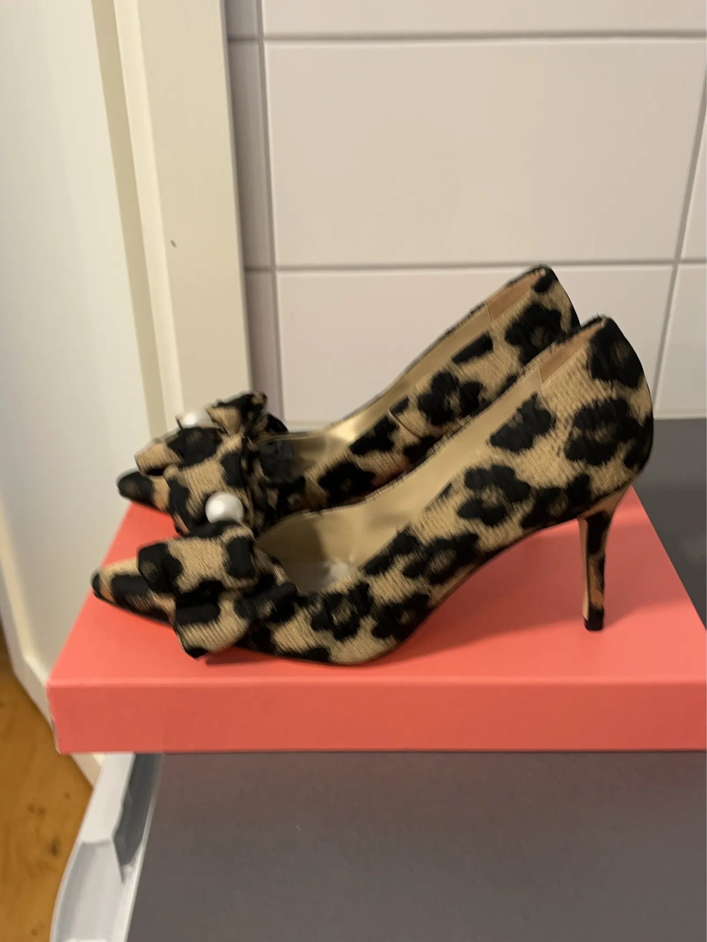 Custommade Aljo Leo Pearl-skinnklackar