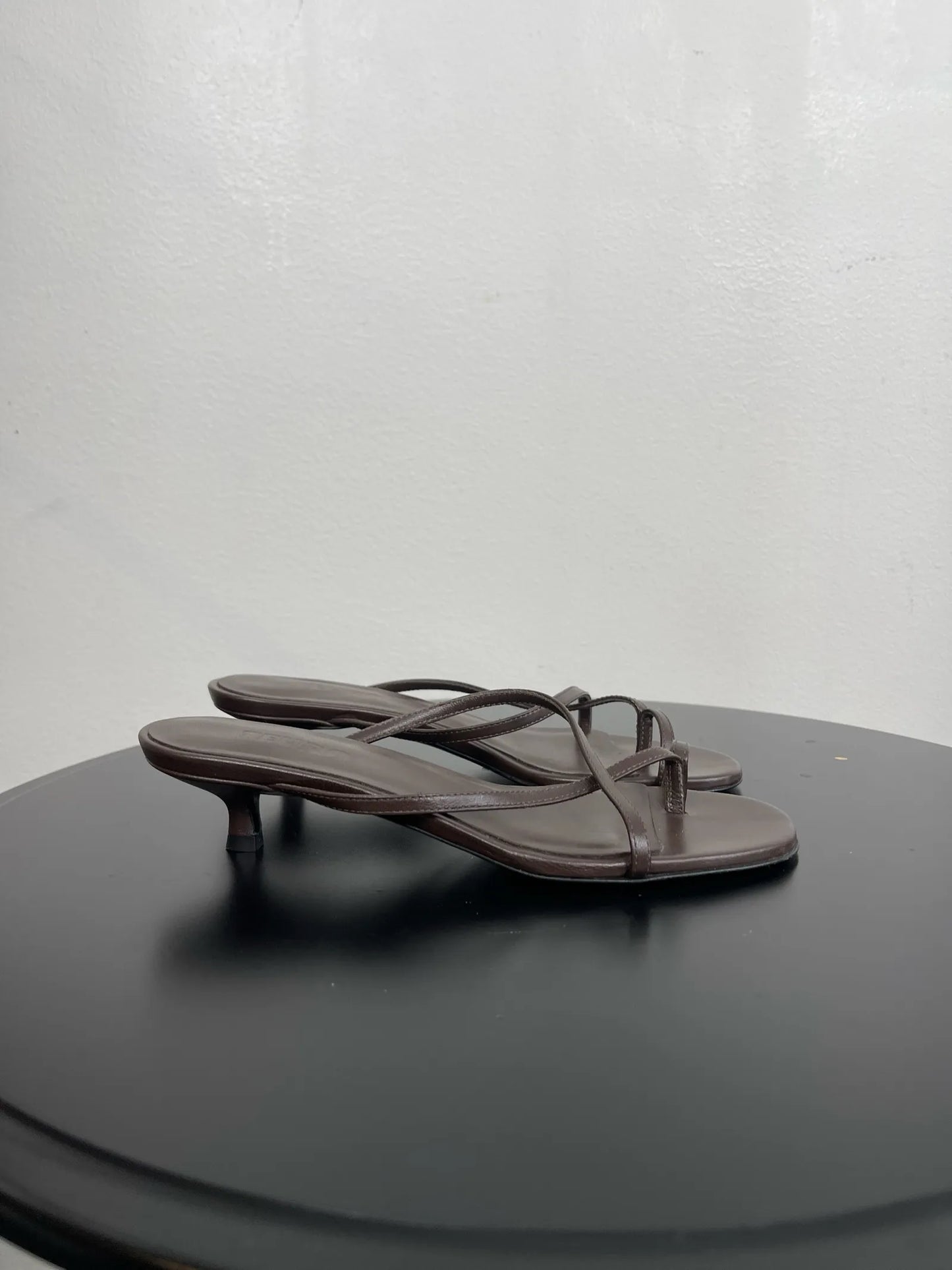 Teurn Studios Mika Low Brown-skinnklackar