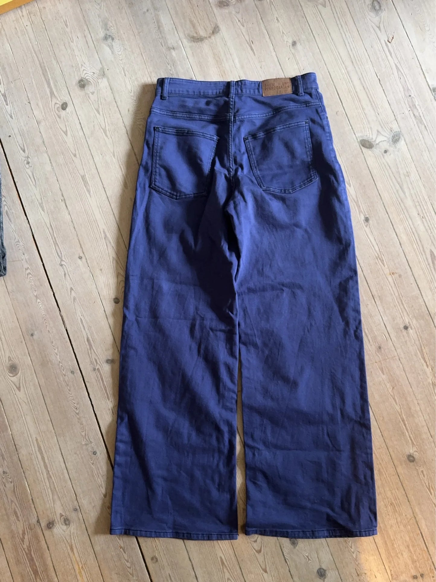 Baum und Pferdgarten Jeans