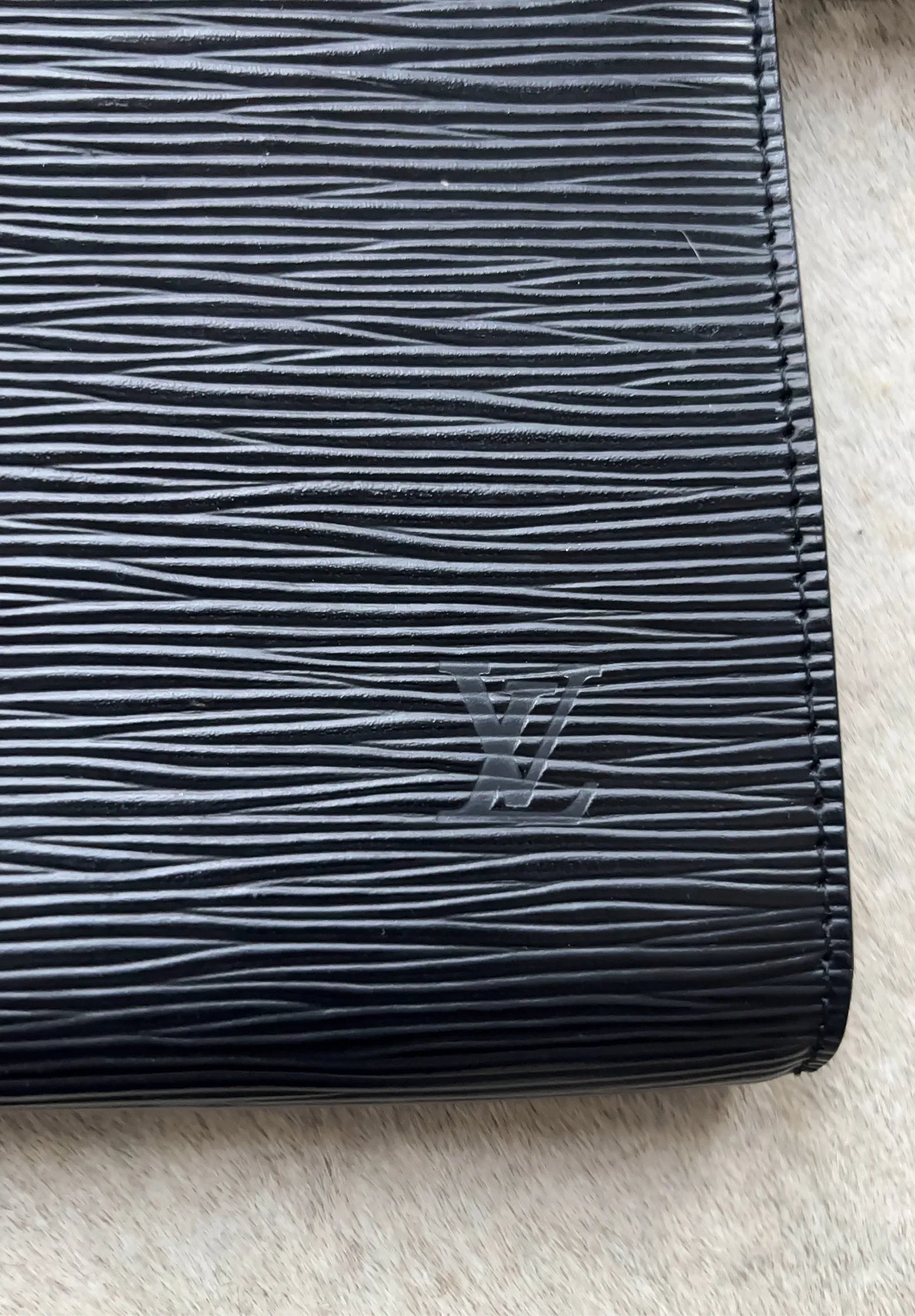Louis Vuitton Lv Epi Poshette Shoulder bag