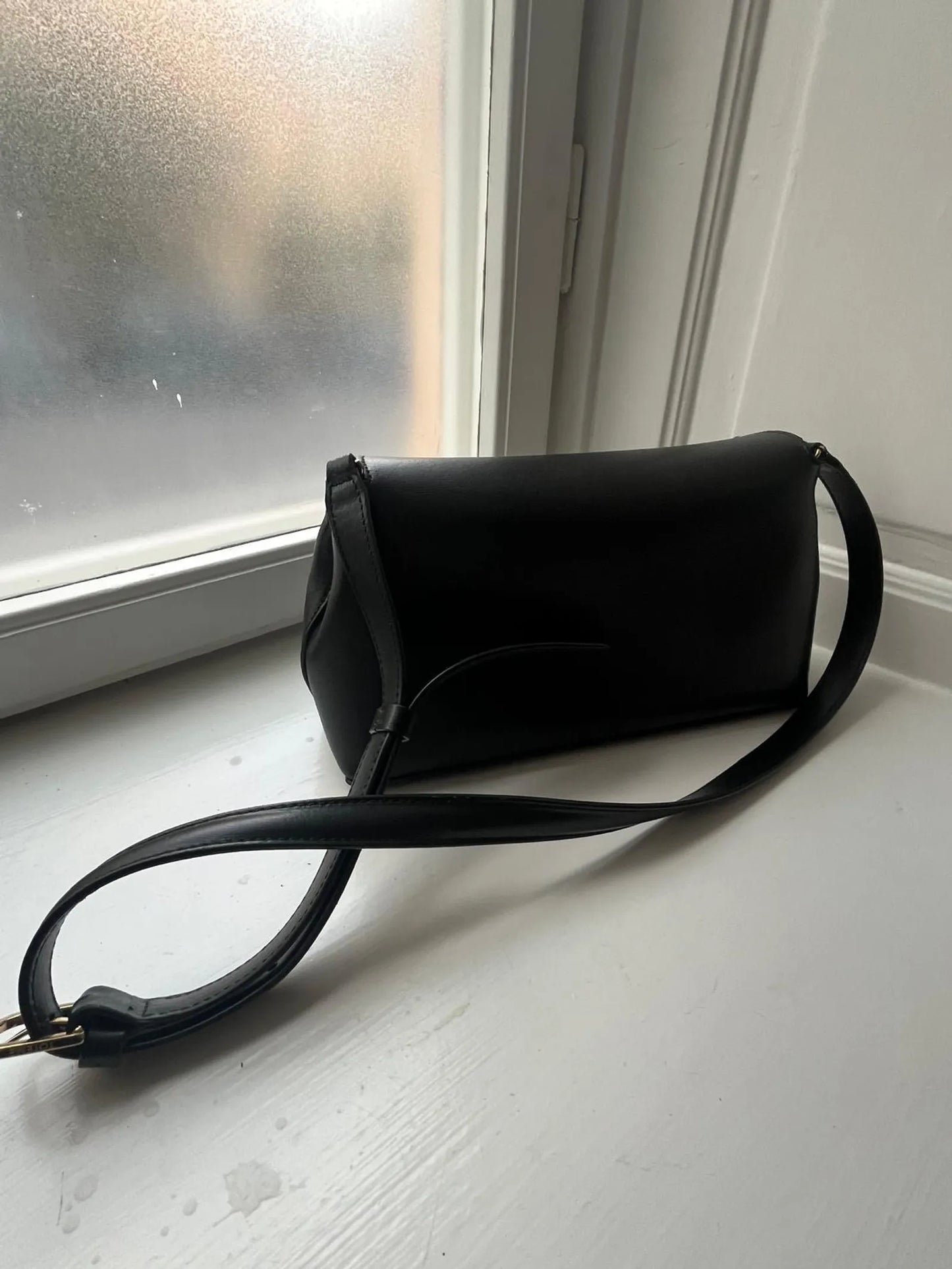 Toteme T-lock Leather-skinnkuvertväska