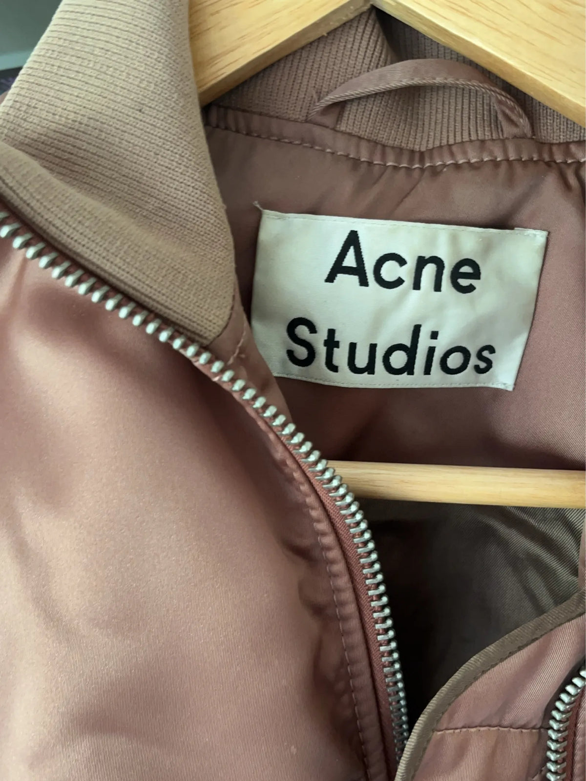 Acne Studios Adela Bomber I Färgen Dusty Rose-jacka