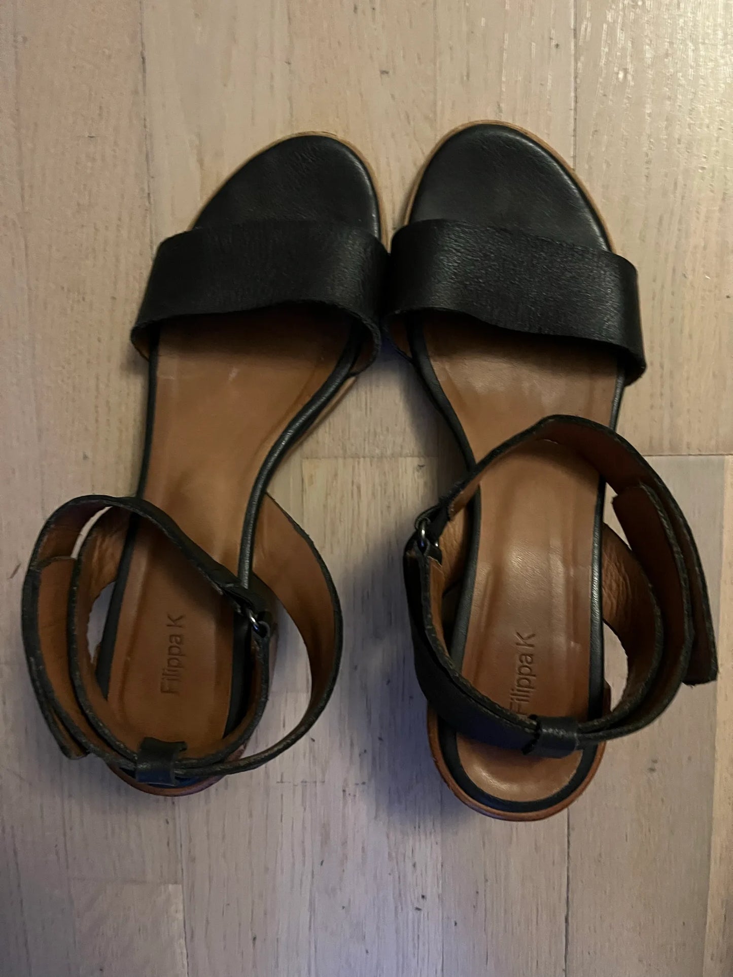 Filippa K-skinnsandaler