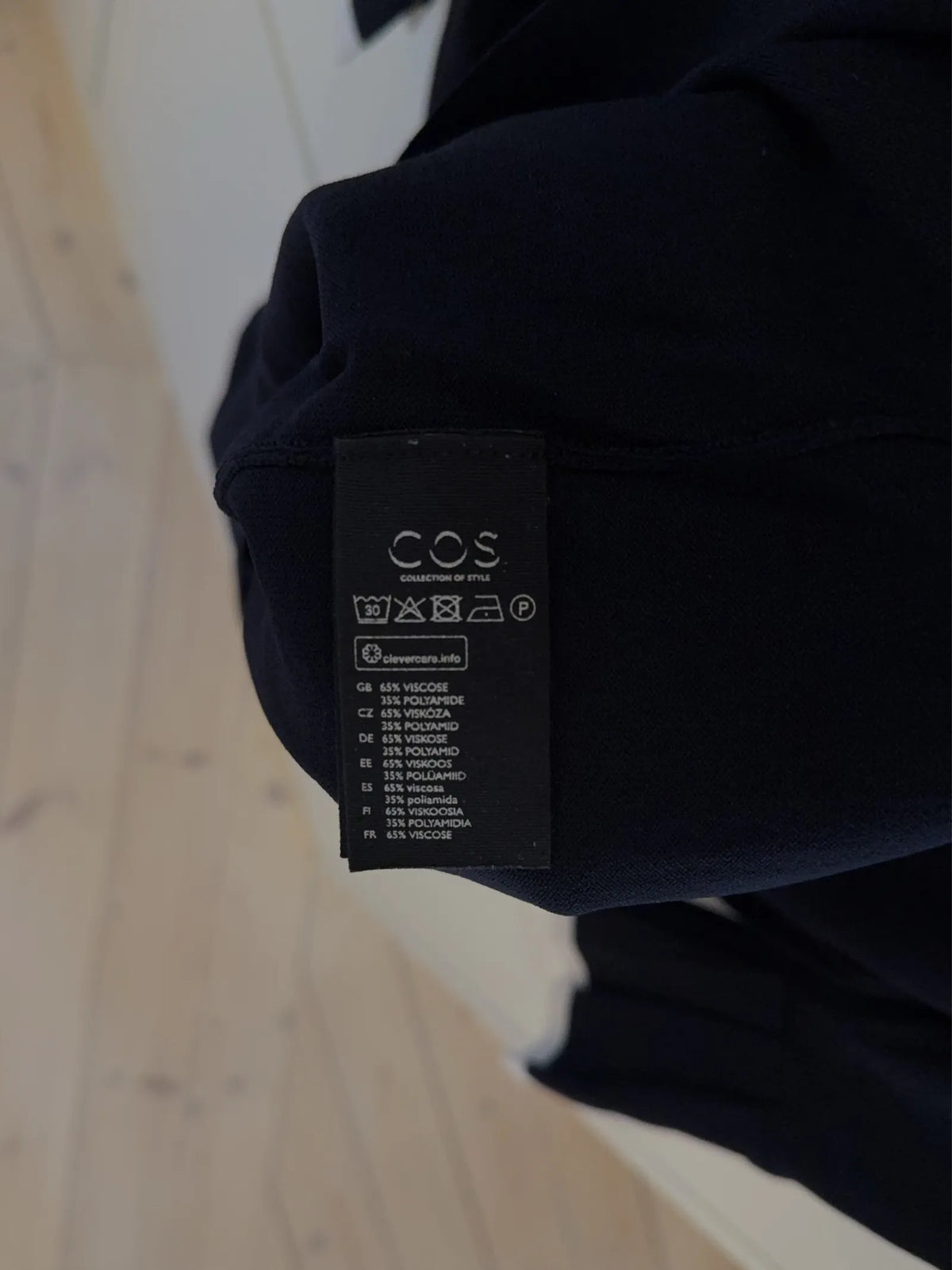 Cos-klänning