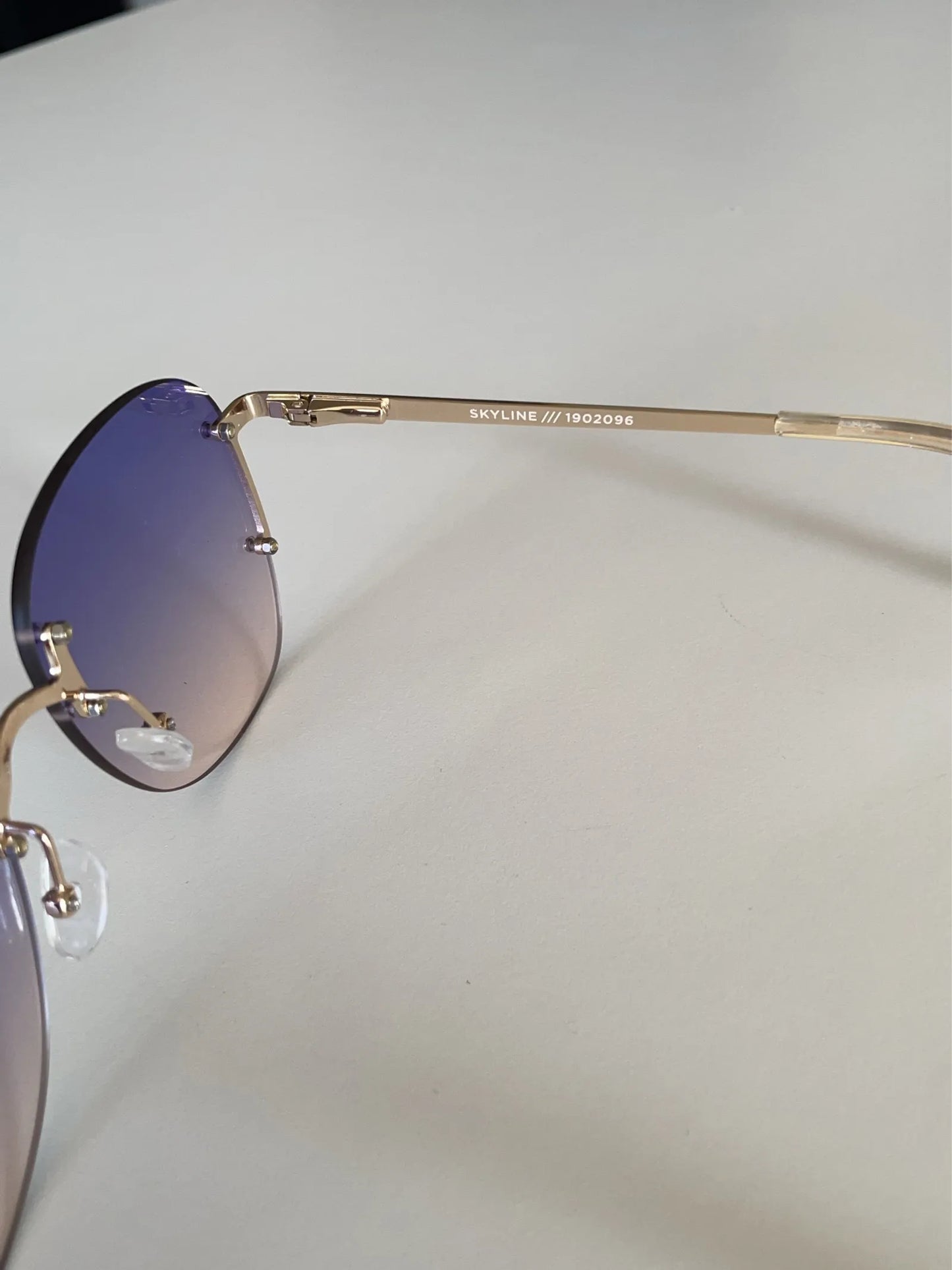 Le Specs Skyline///1902096-solglasögon NWOT