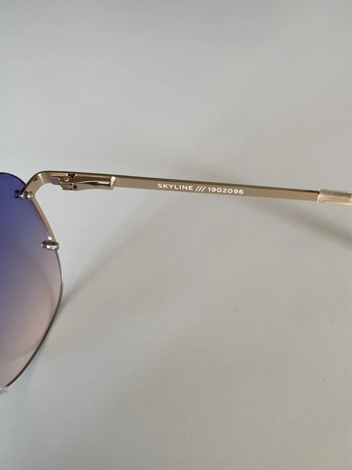 Le Specs Skyline///1902096-solglasögon NWOT