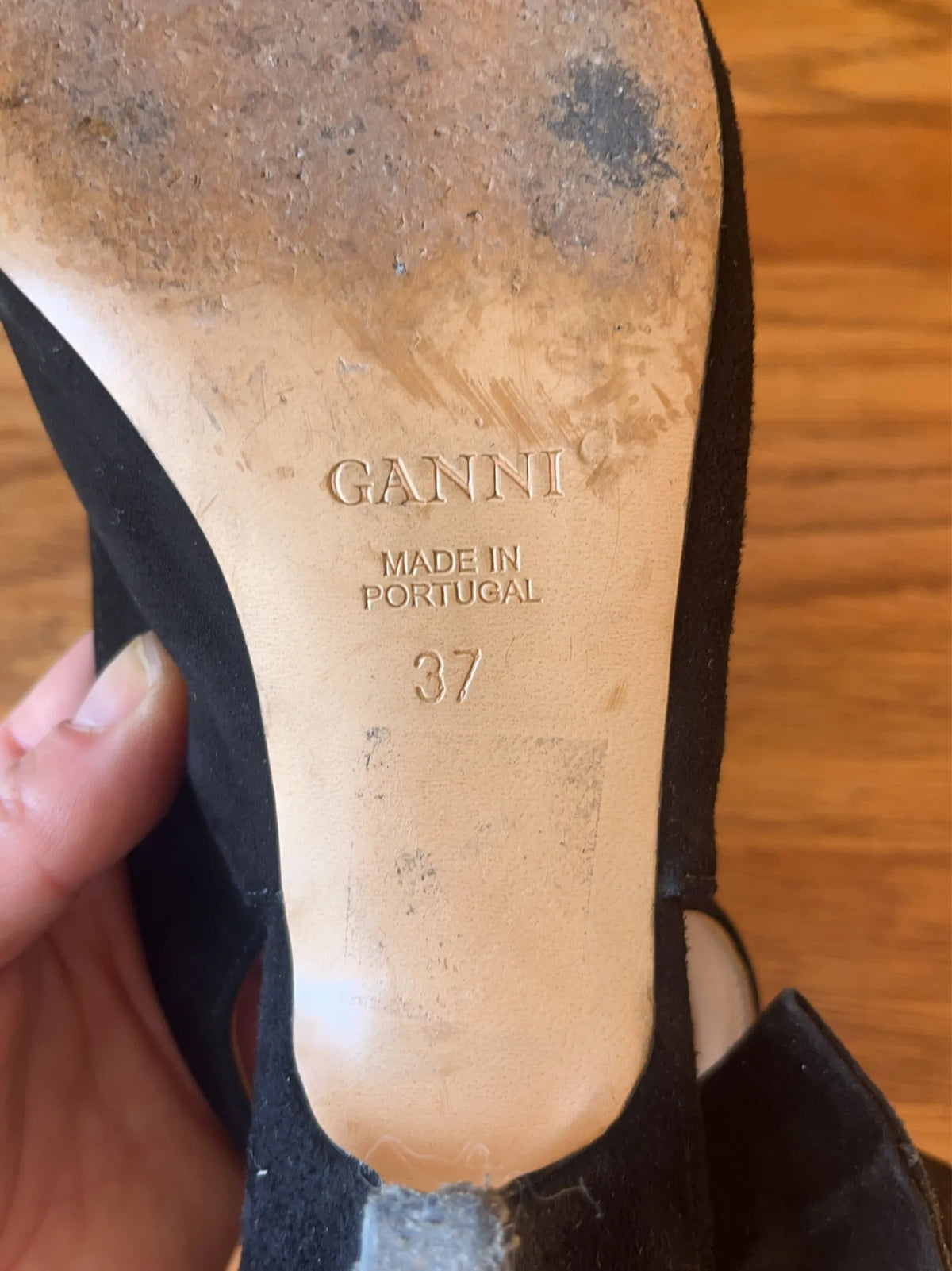 Ganni-skinnklackar