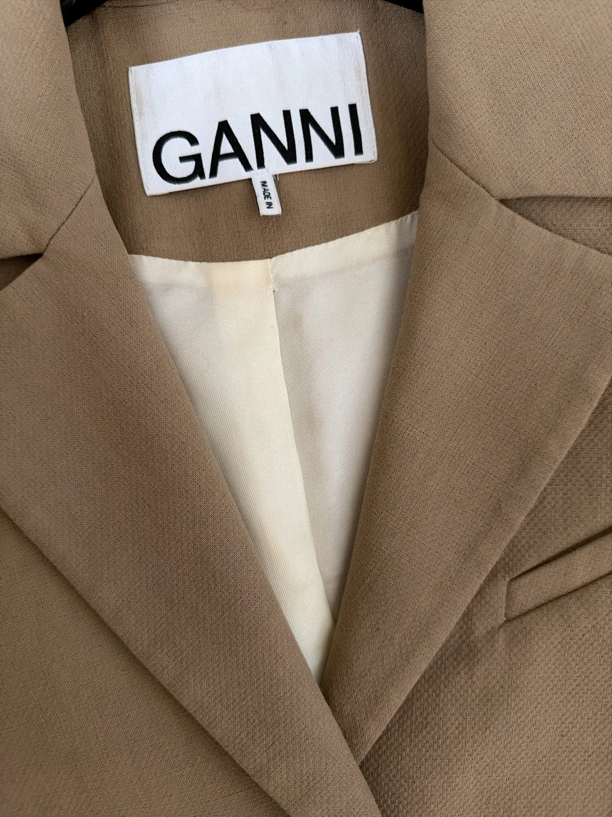 Ganni-kavaj