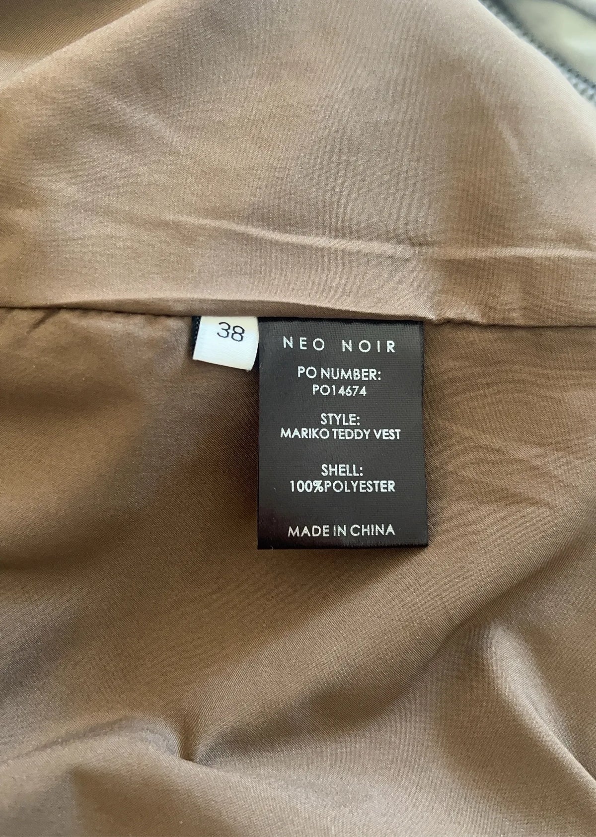 Neo Noir Mariko Teddy-väst NWOT