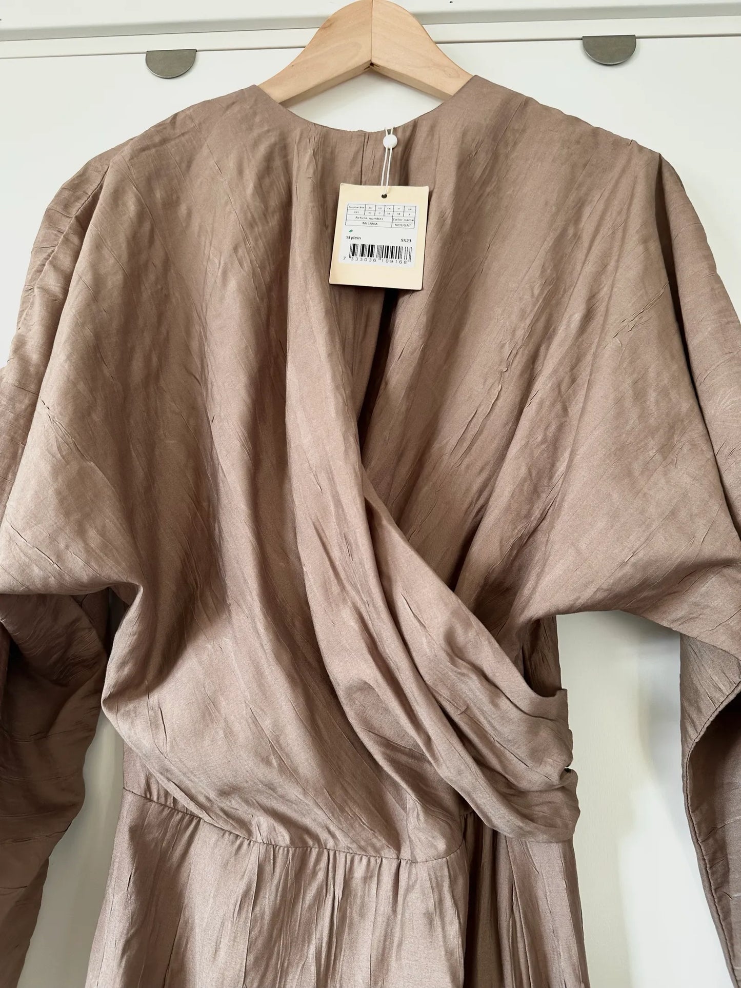 Stylein Milana-klänning NWT