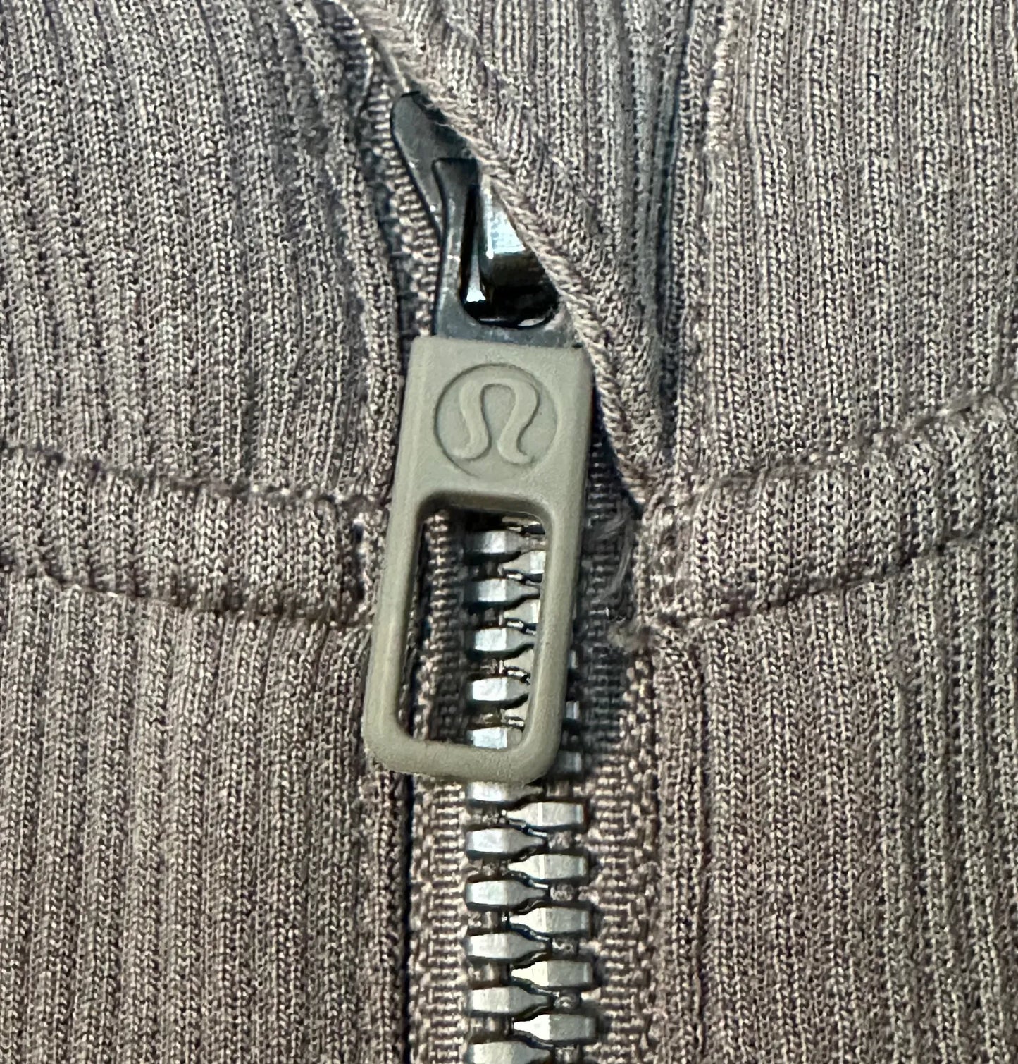 Lululemon Ribbed Softstreme Cropped-väst NWOT