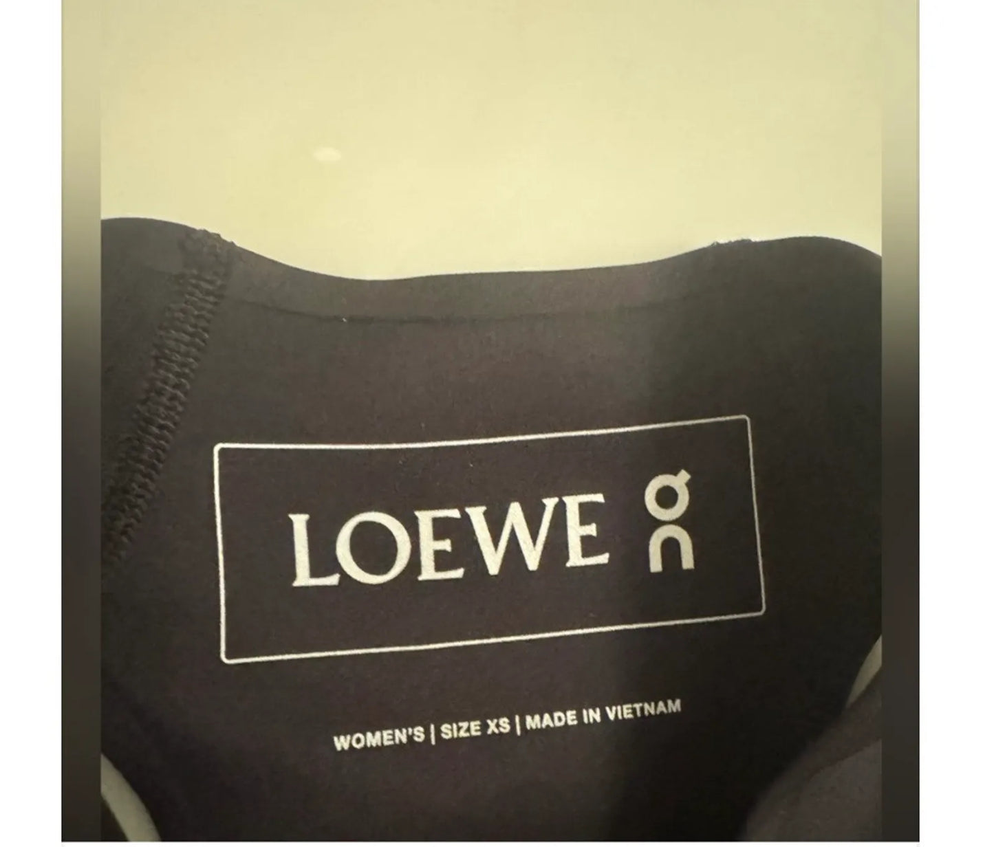 Loewe X On Performance Logo Crop-linne NWOT