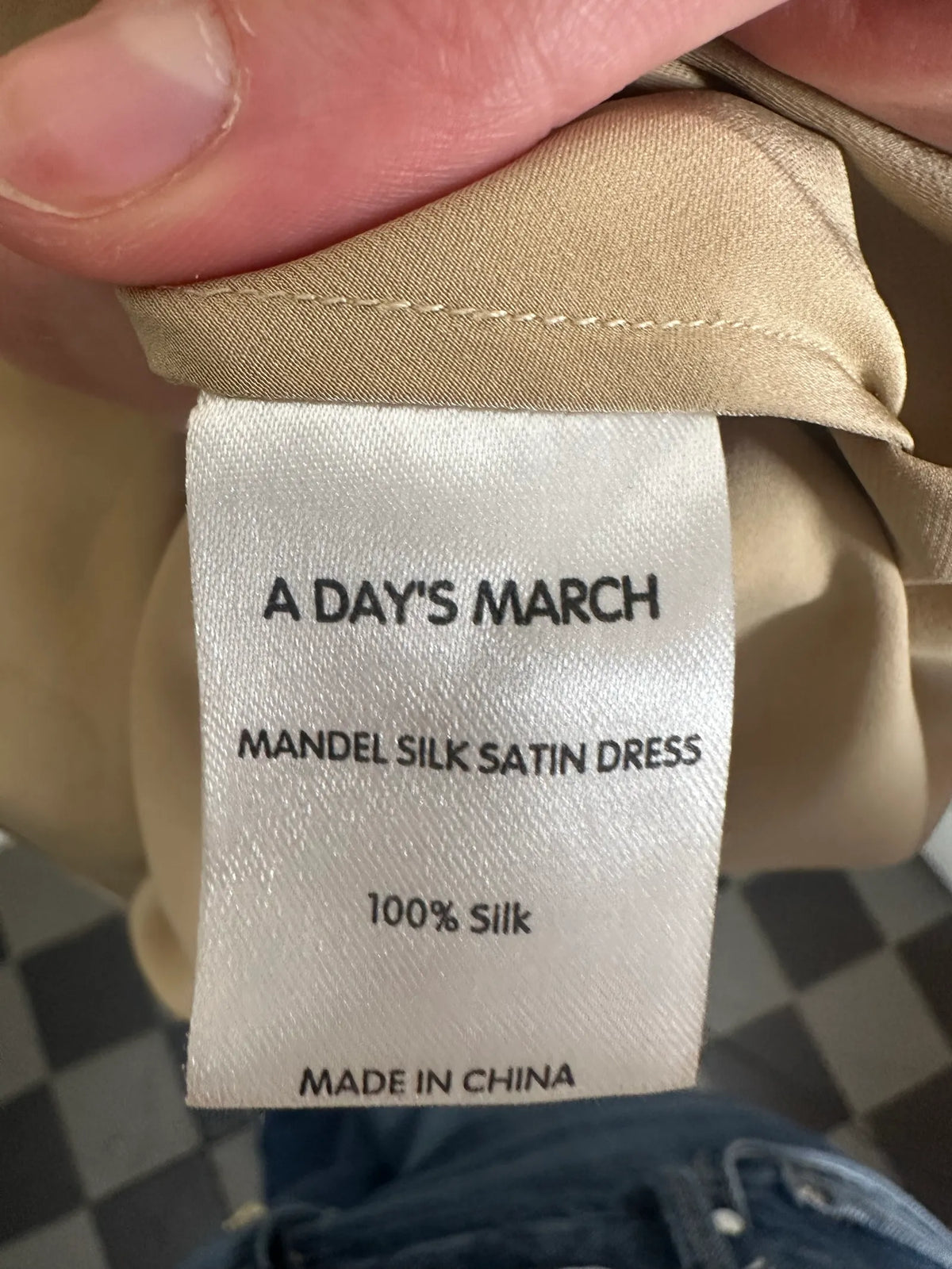 A Day's March Mandel Silk Satin-sidenklänning