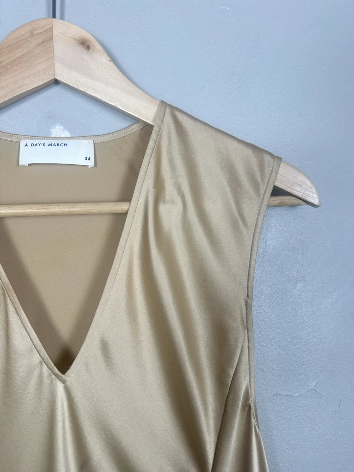 A Day's March Mandel Silk Satin-sidenklänning