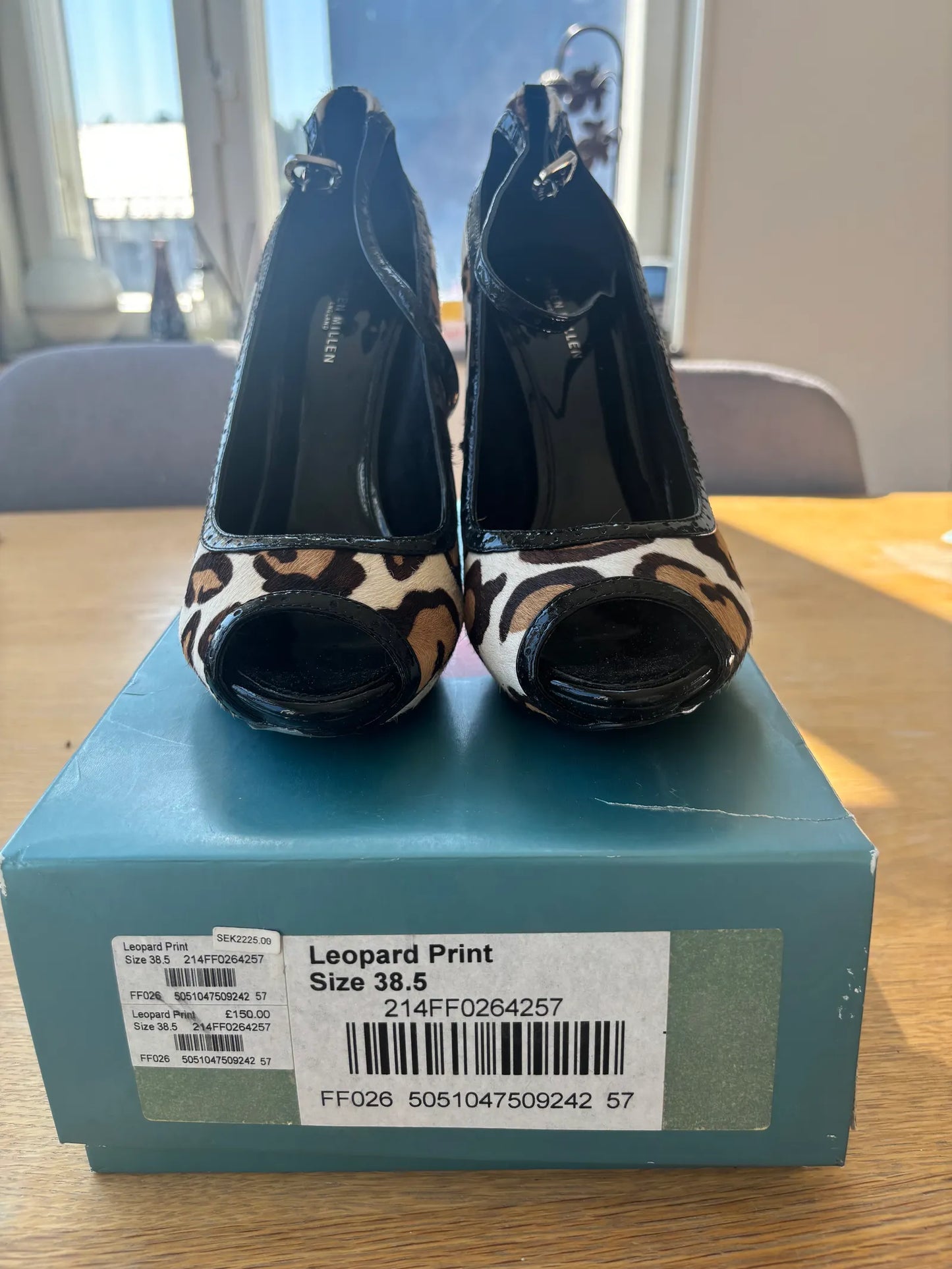 Karen Millen-klackar NWOT