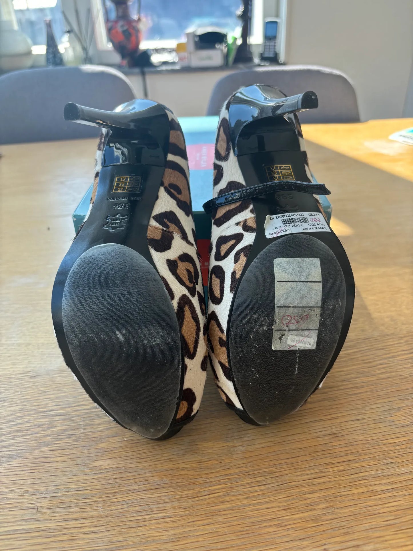 Karen Millen-klackar NWOT