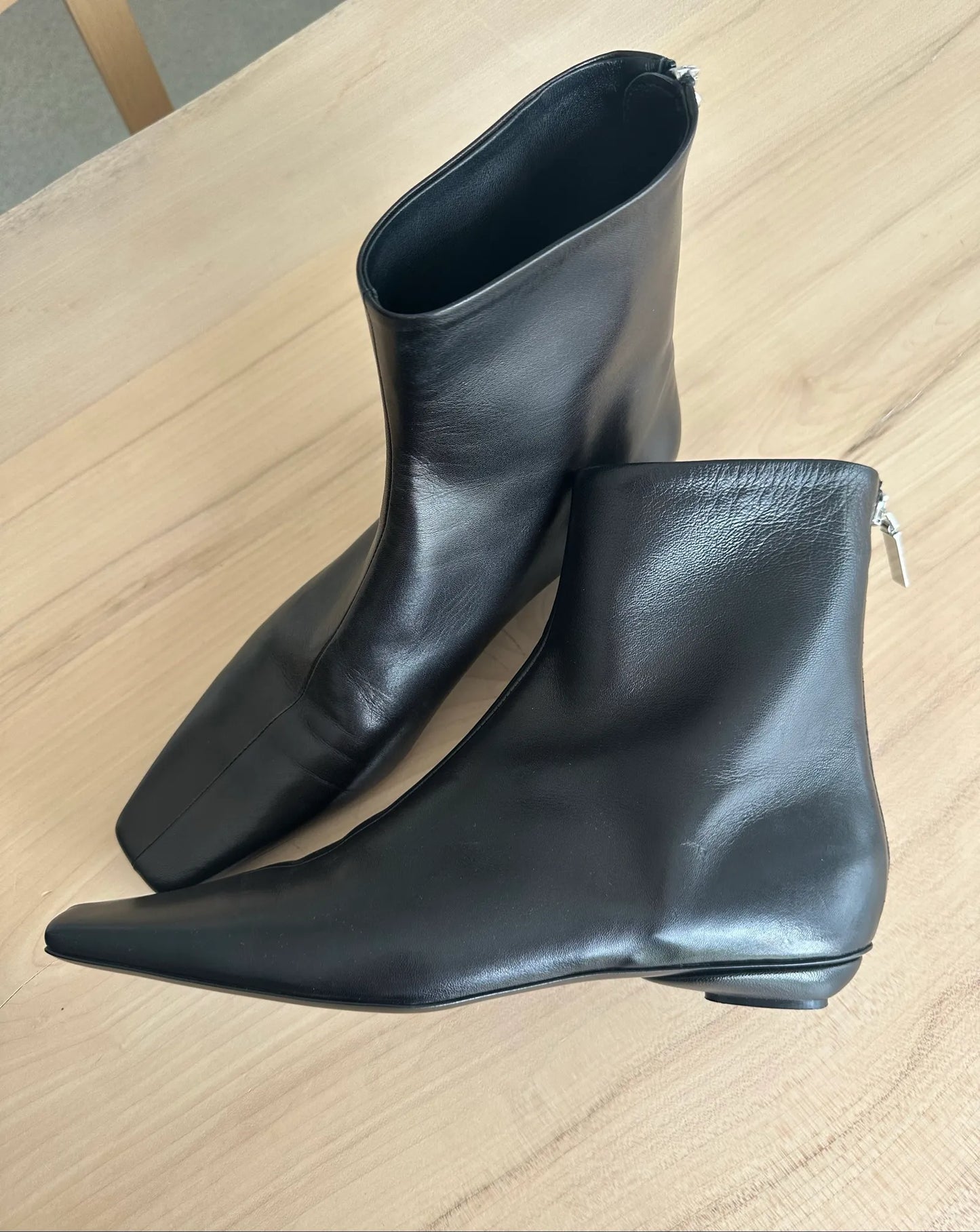 Toteme The Flat-skinnboots NWOT