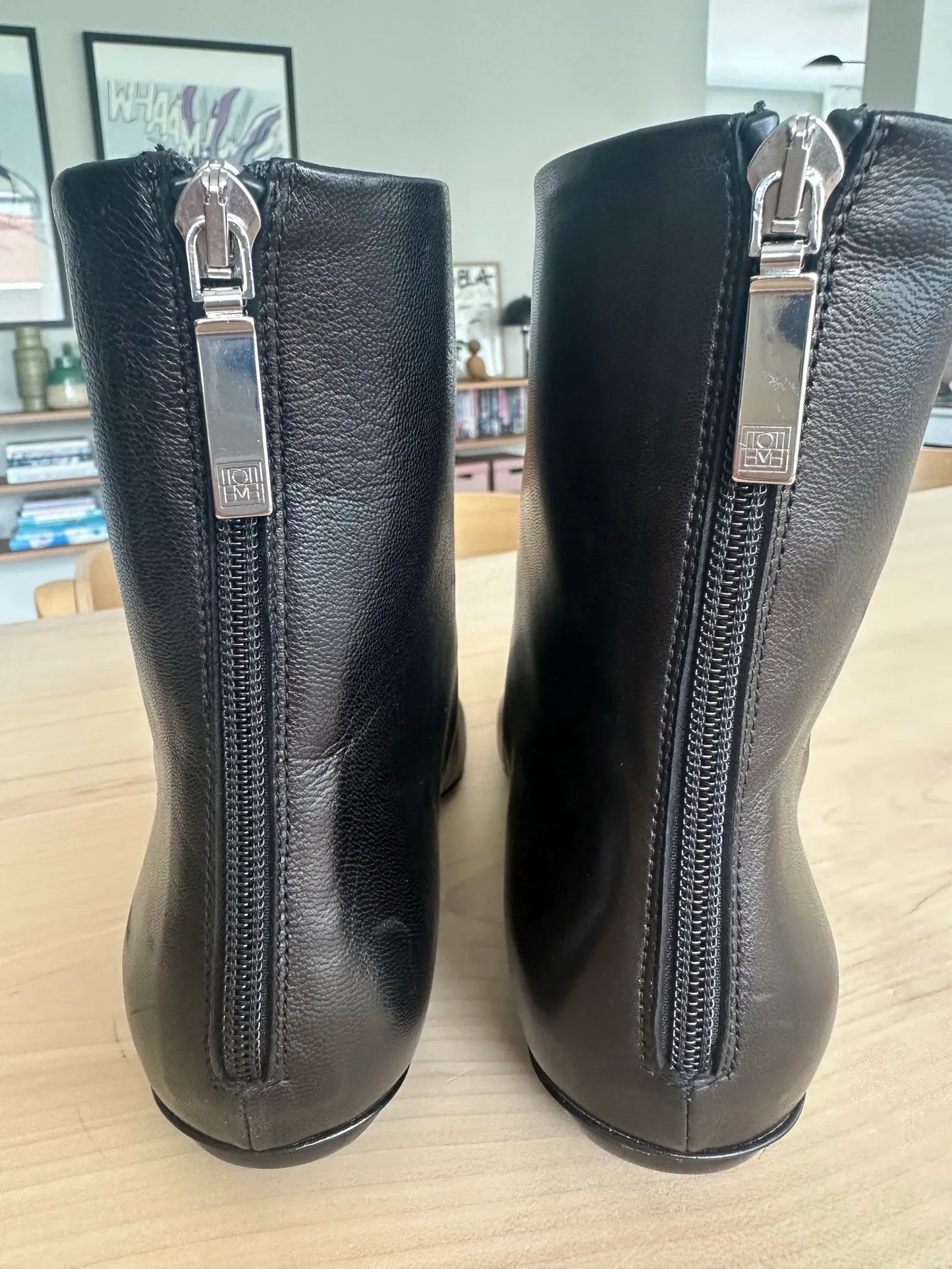 Toteme The Flat-skinnboots NWOT