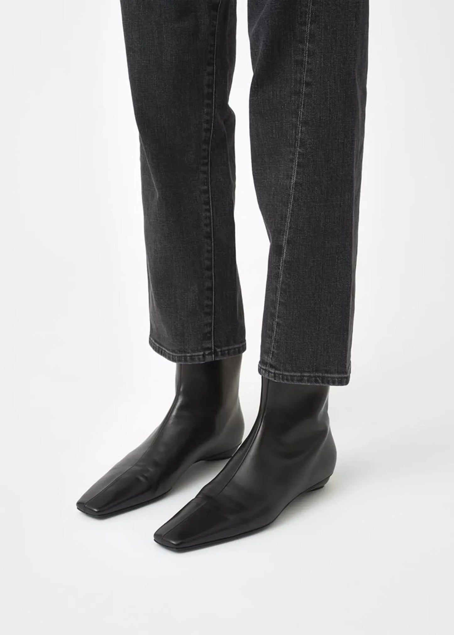 Toteme The Flat-skinnboots NWOT