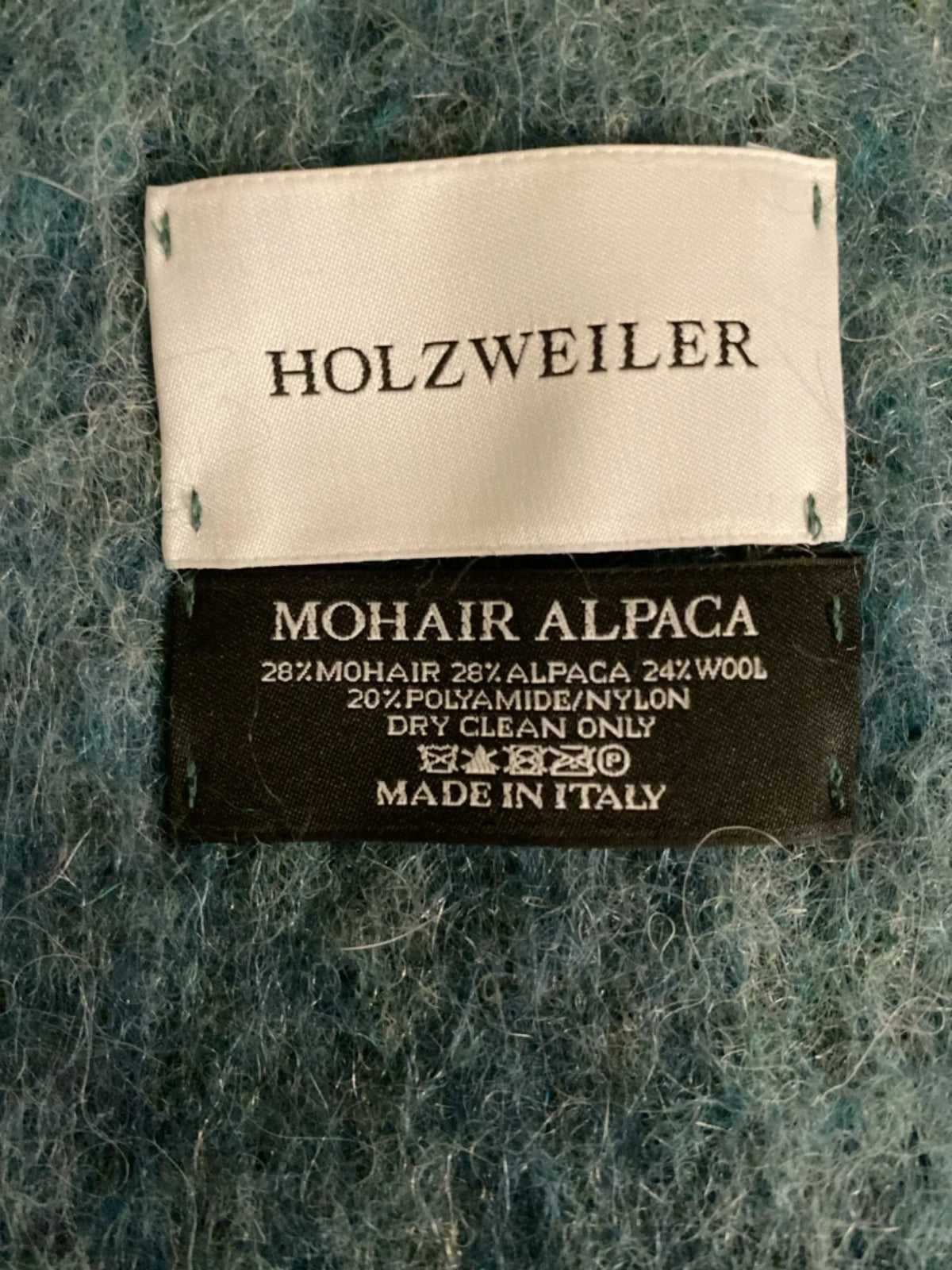 Holzweiler Scarf
