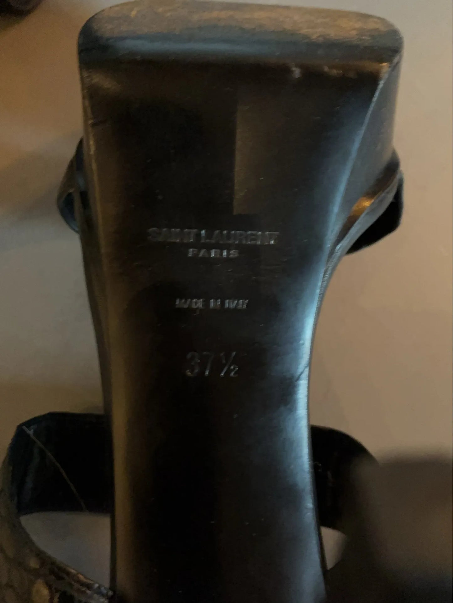 Saint Laurent-skinnklackar