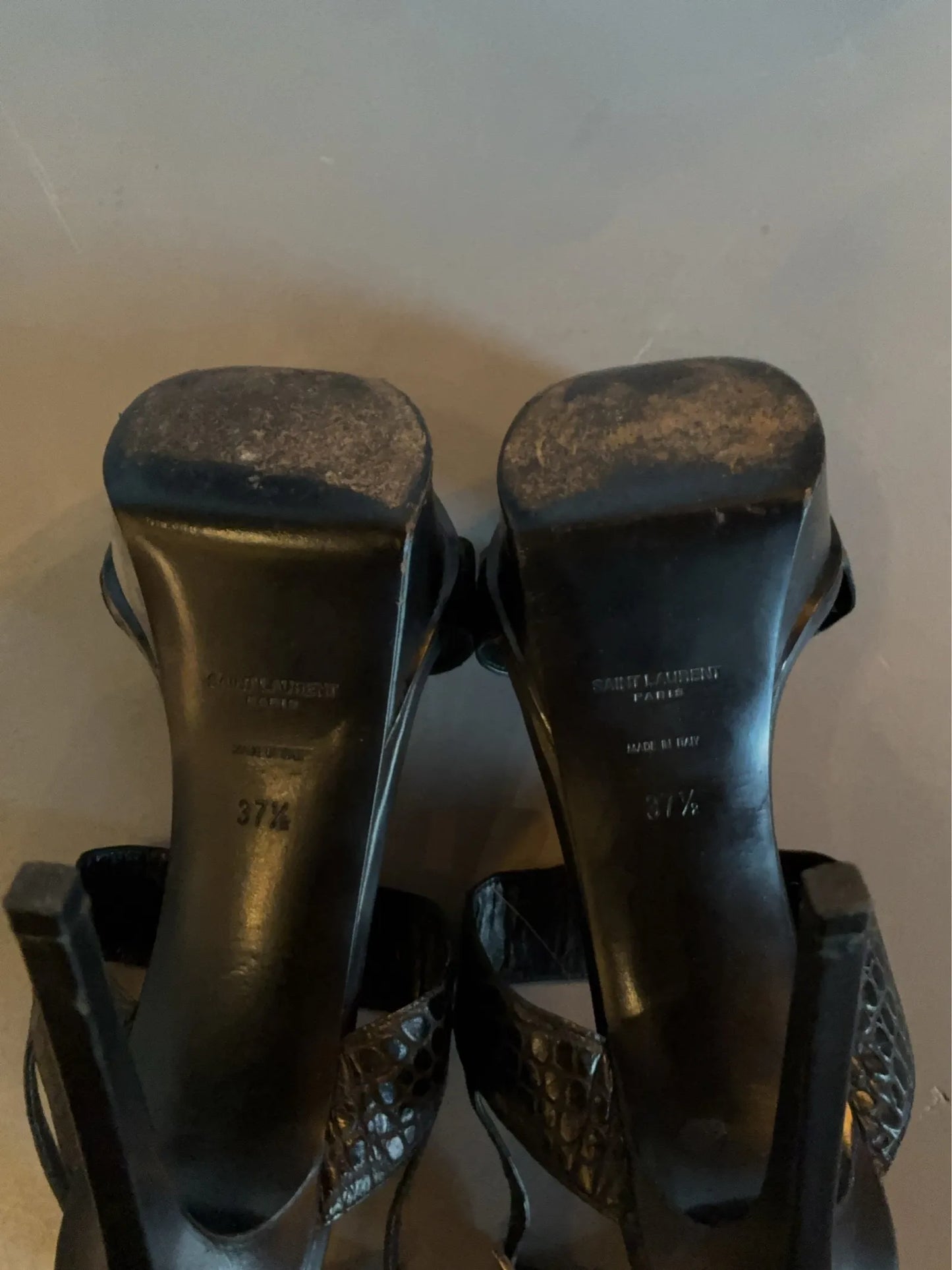 Saint Laurent-skinnklackar