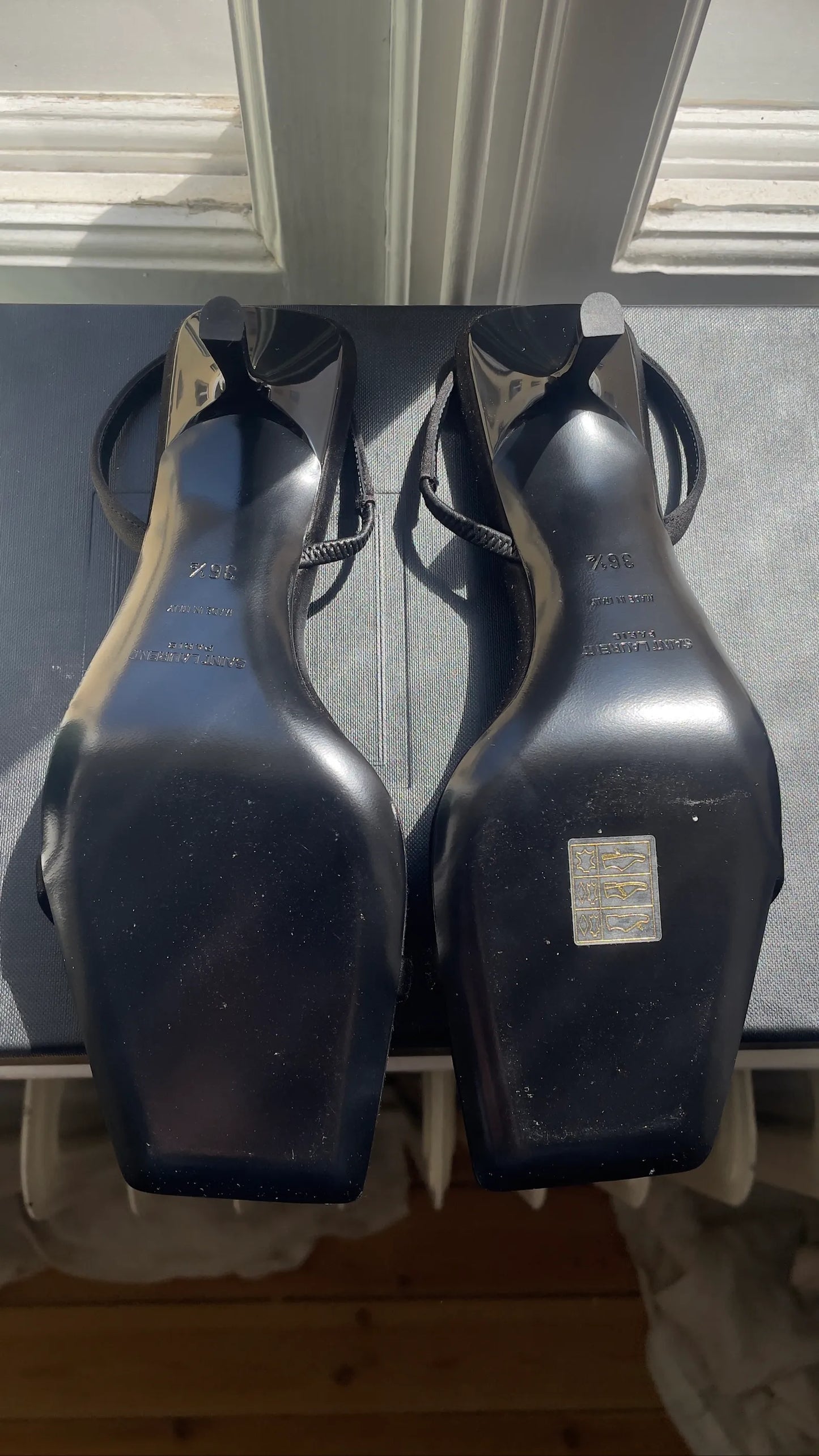 Saint Laurent-skinnklackar NWT