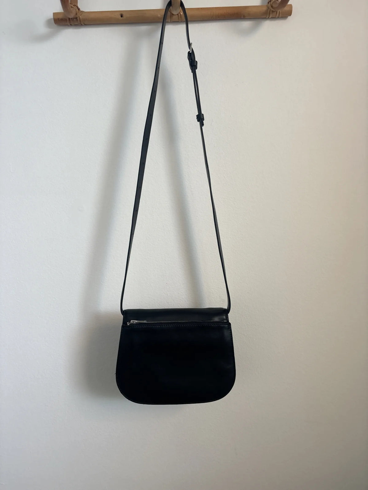 Cos-skinnaxelremsväska NWOT
