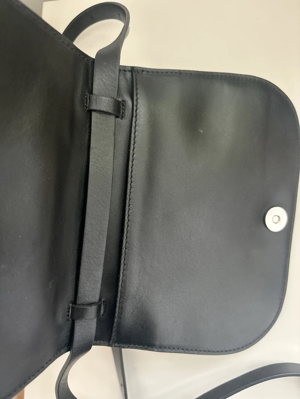 Cos-skinnaxelremsväska NWOT