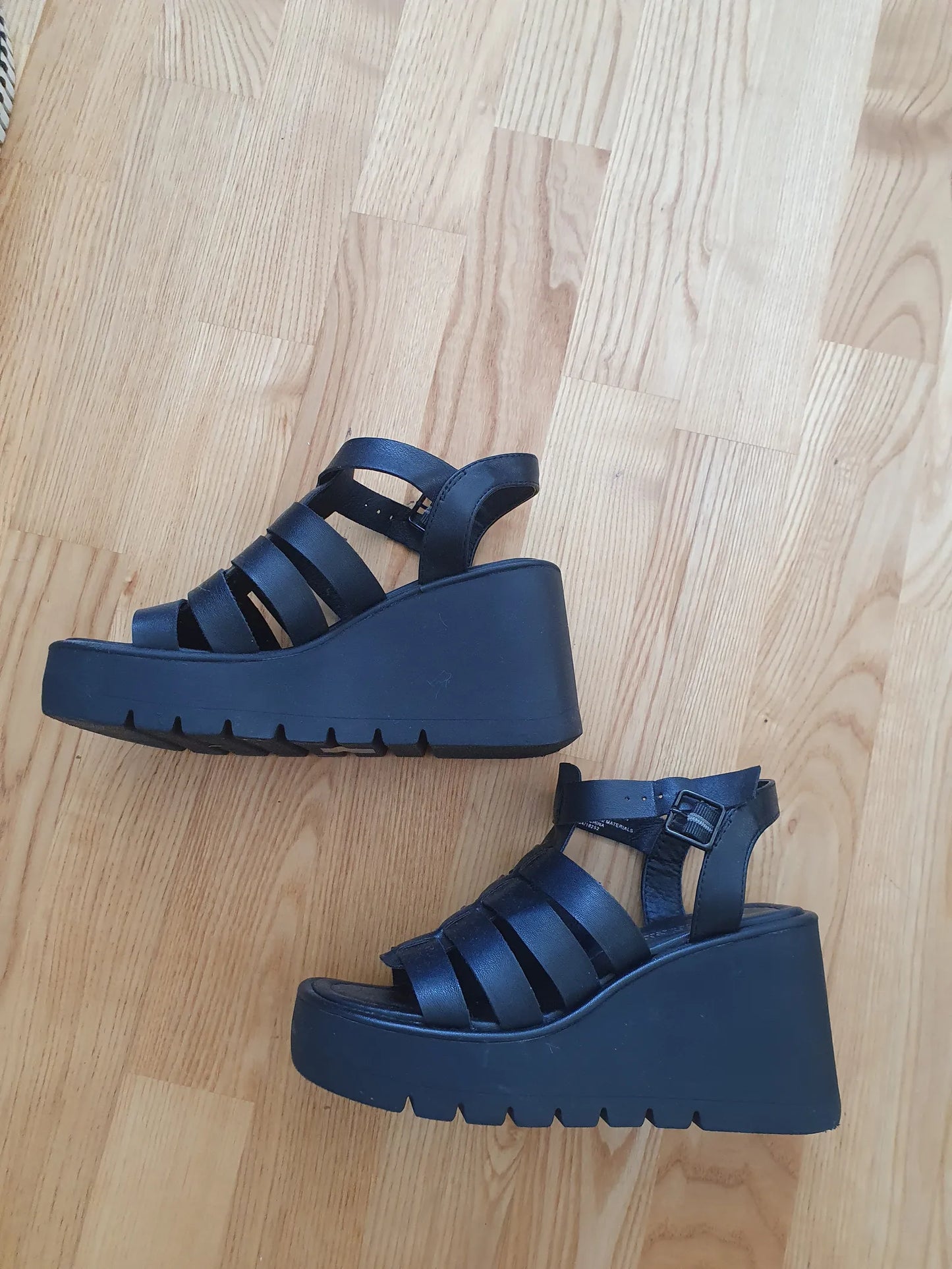 Steve Madden-sandaler NWOT