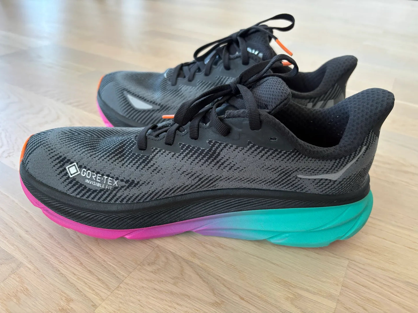 HOKA Clifton 9-skor