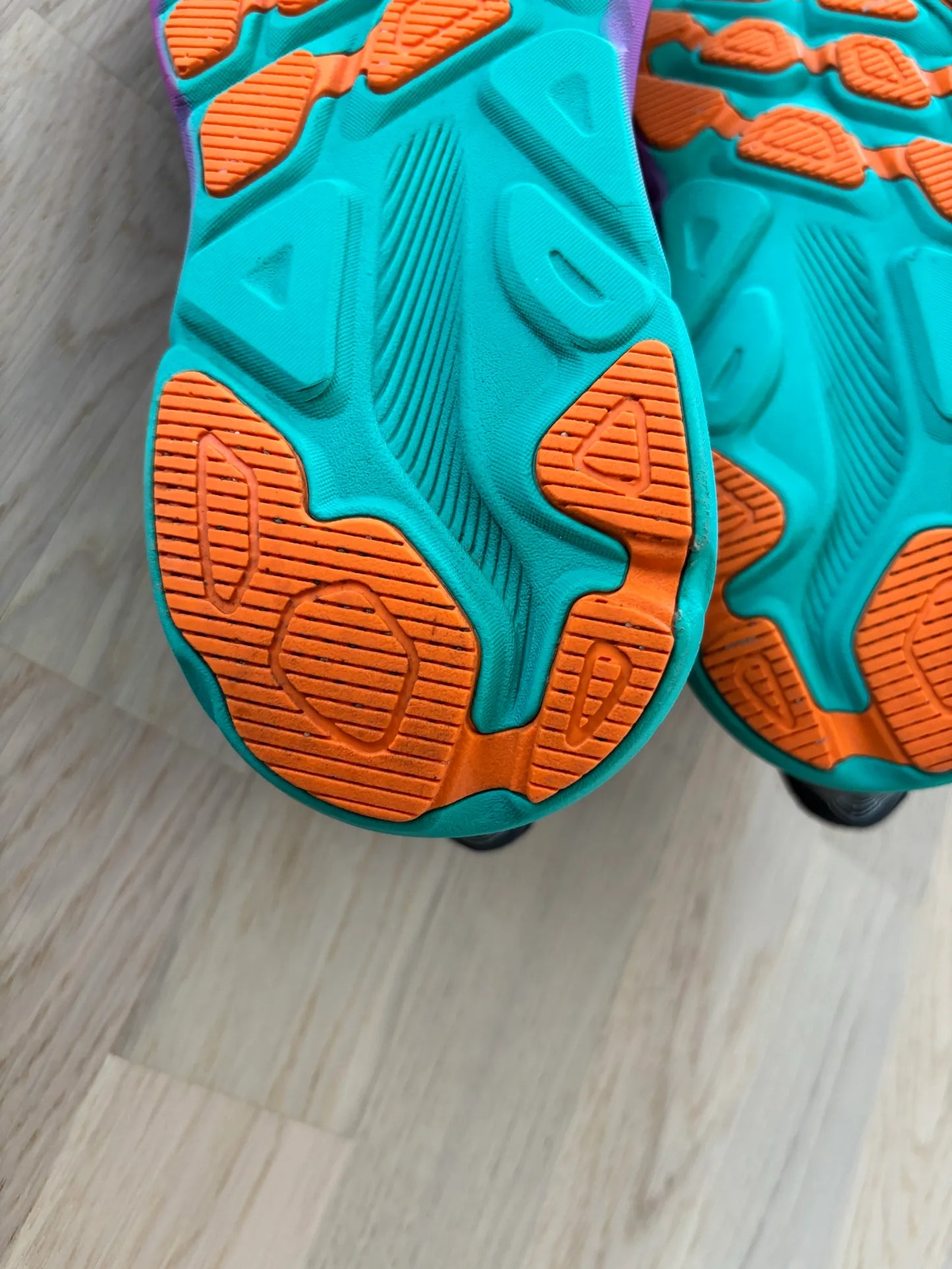 HOKA Clifton 9-skor