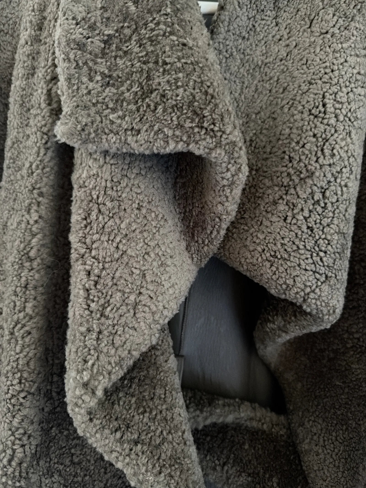 Toteme Shearling Wrap Cement Geeen-kappa NWOT