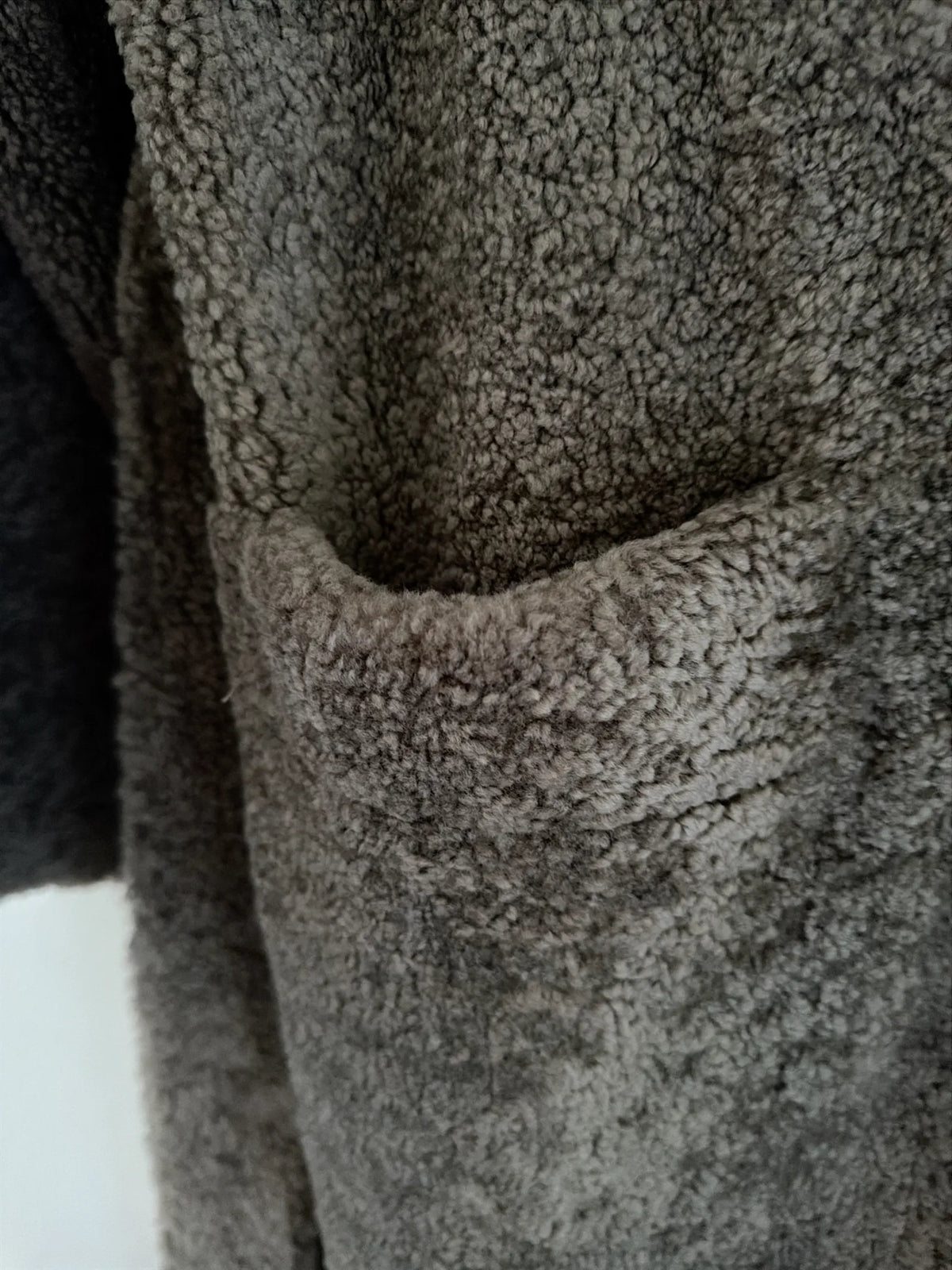 Toteme Shearling Wrap Cement Geeen-kappa NWOT