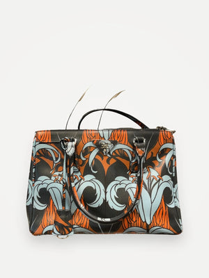 Prada-skinnaxelremsväska