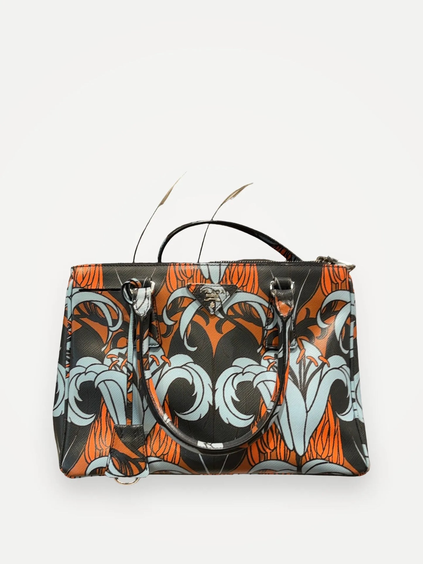Prada-skinnaxelremsväska